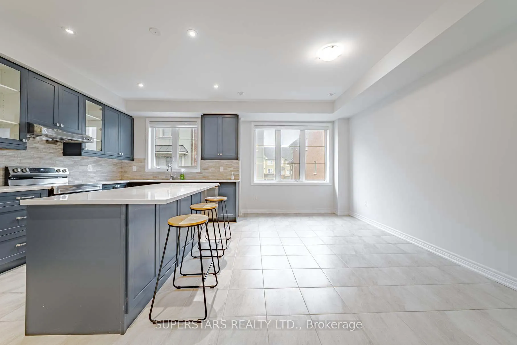 Photo 5 of 27 Bruce Boyd Drive, Markham, Cornell — HOMEH
