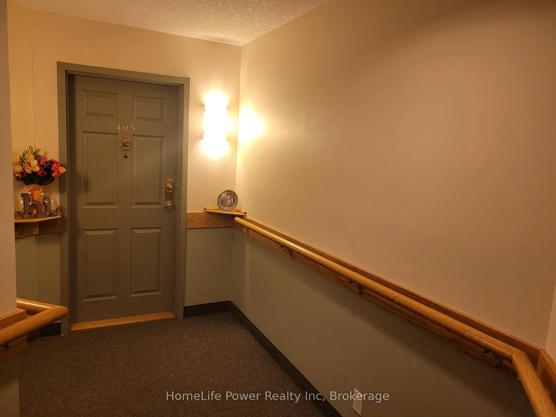 Photo 3 of Unit 409, 20 St George Street, Kitchener — HOMEH