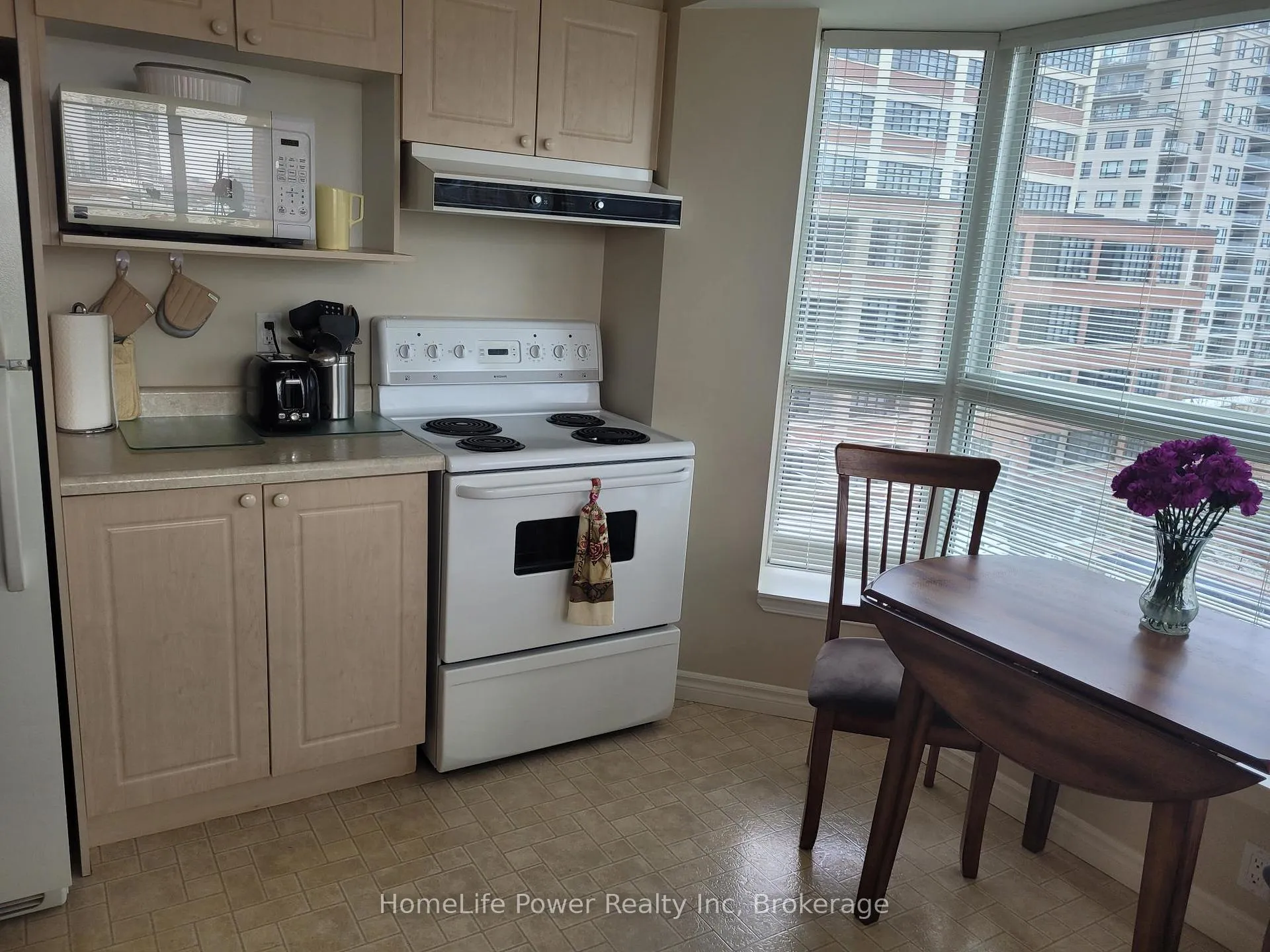 Photo 10 of Unit 409, 20 St George Street, Kitchener — HOMEH