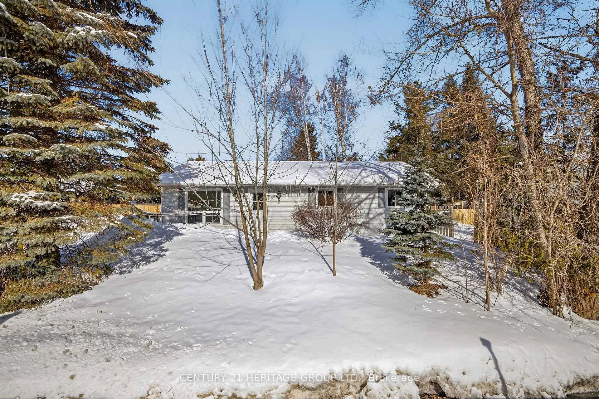 Photo 2 of 854 9th Line, Innisfil, Alcona — HOMEH