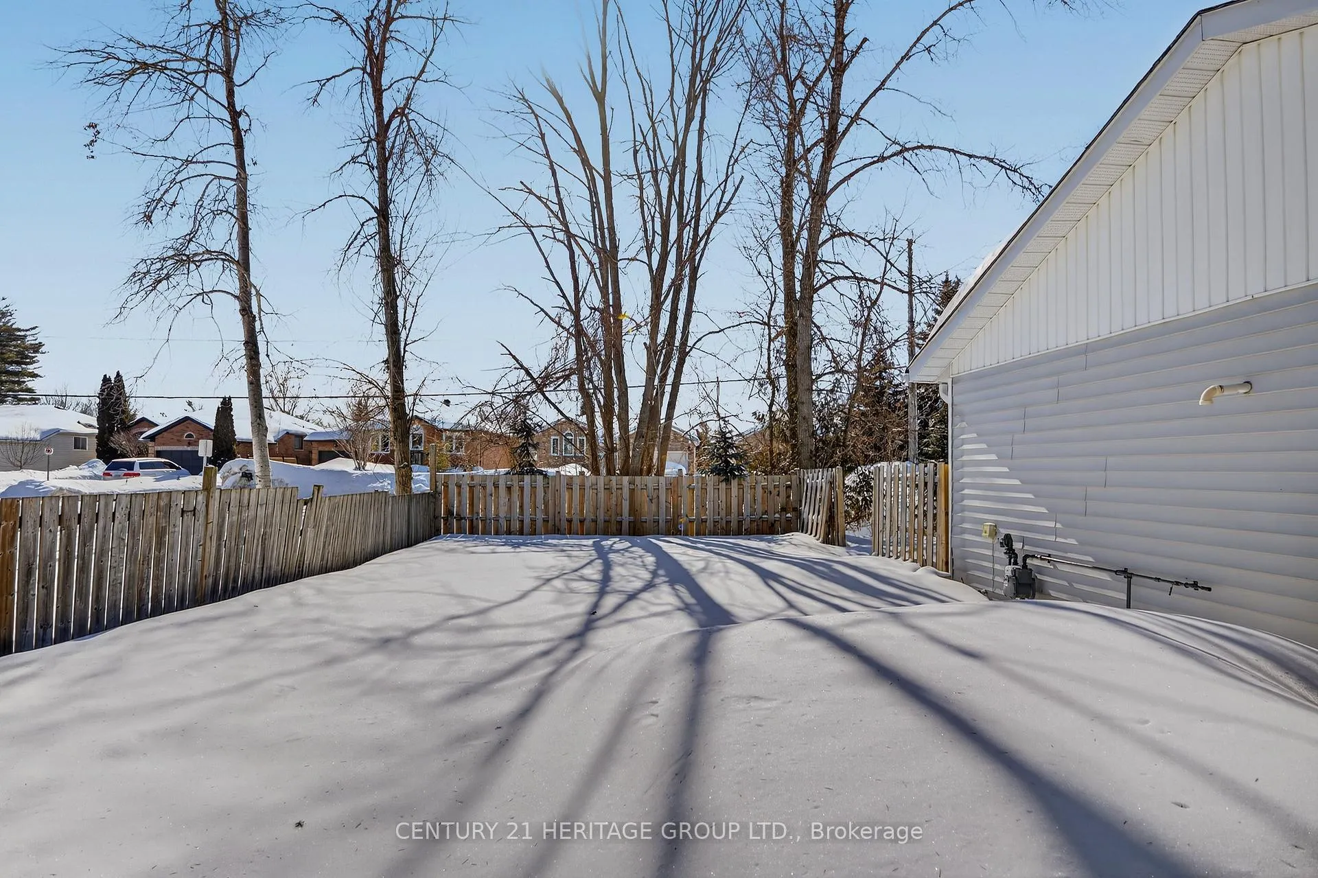 Photo 7 of 854 9th Line, Innisfil, Alcona — HOMEH