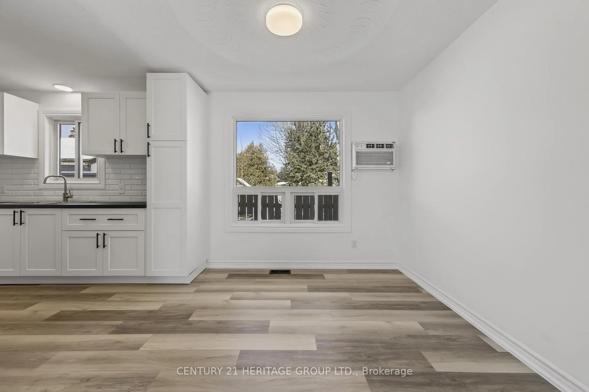 Photo 18 of 854 9th Line, Innisfil, Alcona — HOMEH