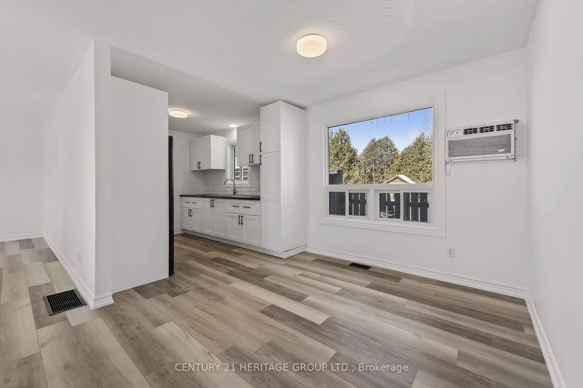 Photo 19 of 854 9th Line, Innisfil, Alcona — HOMEH