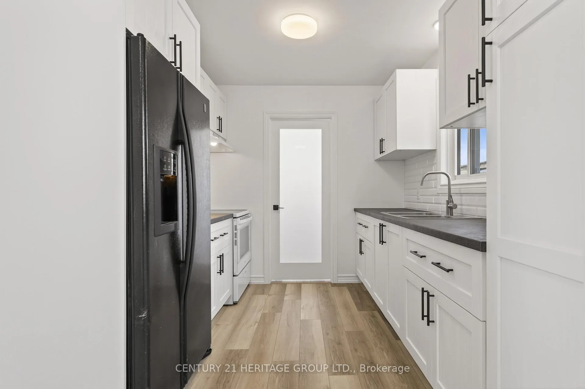 Photo 21 of 854 9th Line, Innisfil, Alcona — HOMEH