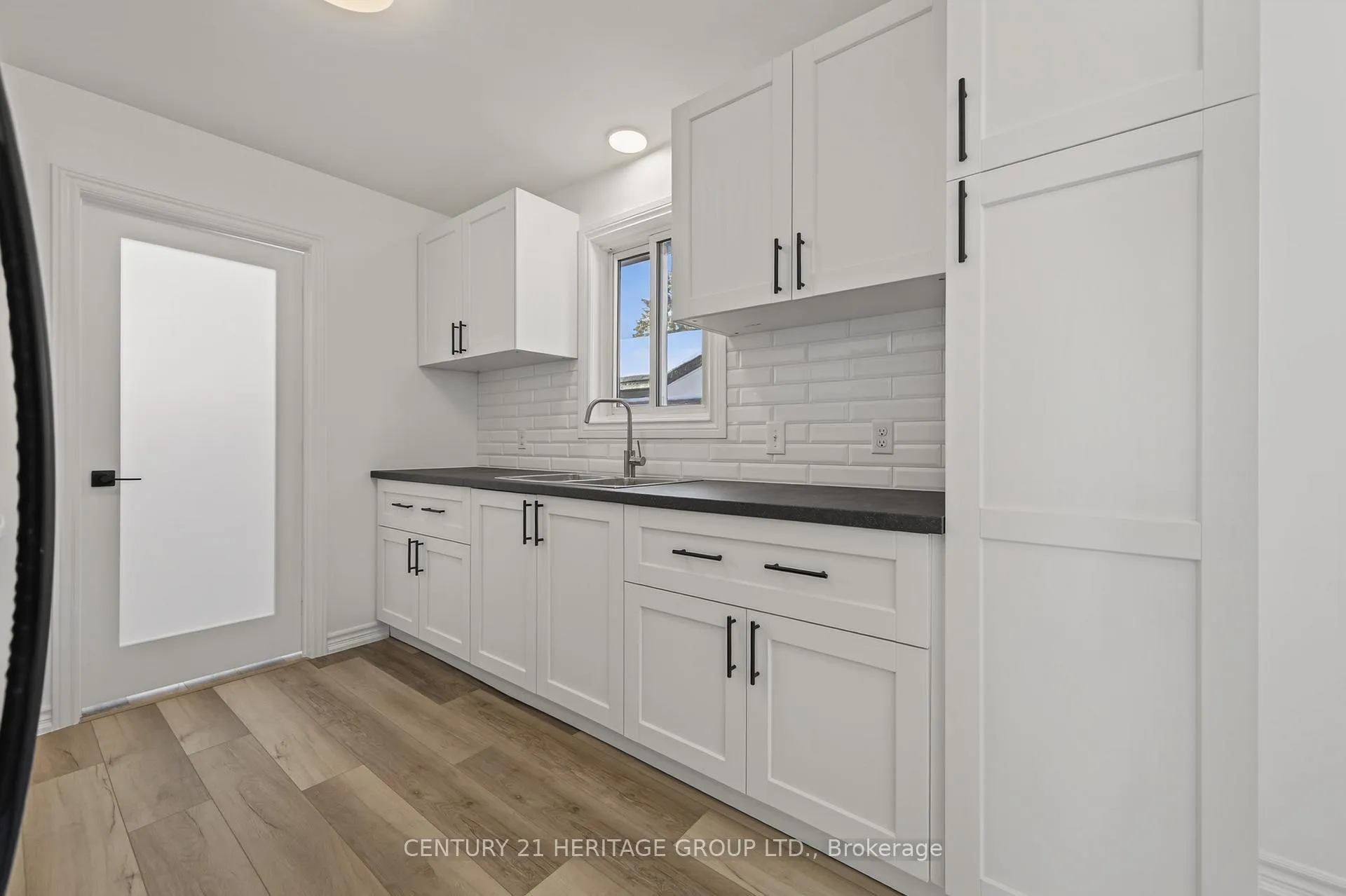 Photo 22 of 854 9th Line, Innisfil, Alcona — HOMEH