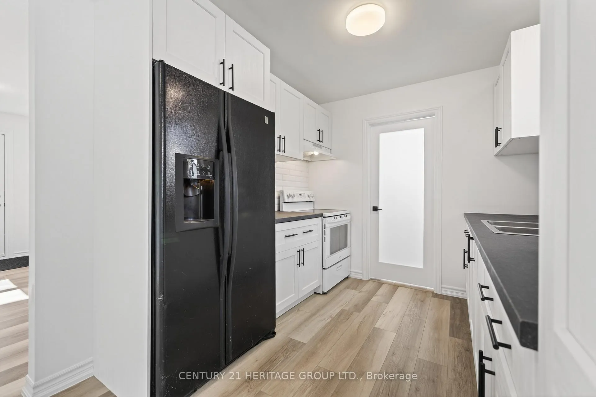 Photo 24 of 854 9th Line, Innisfil, Alcona — HOMEH