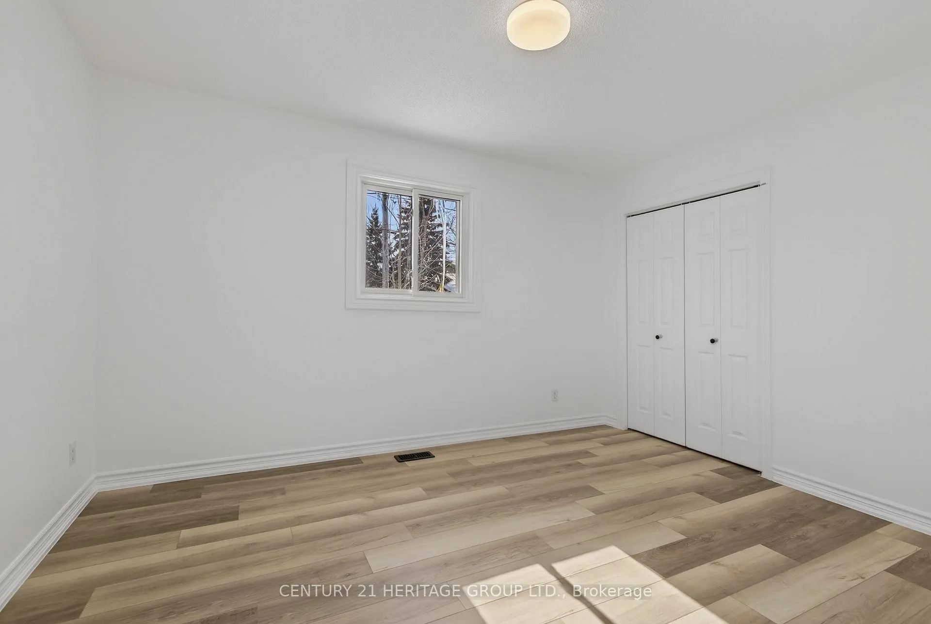 Photo 28 of 854 9th Line, Innisfil, Alcona — HOMEH