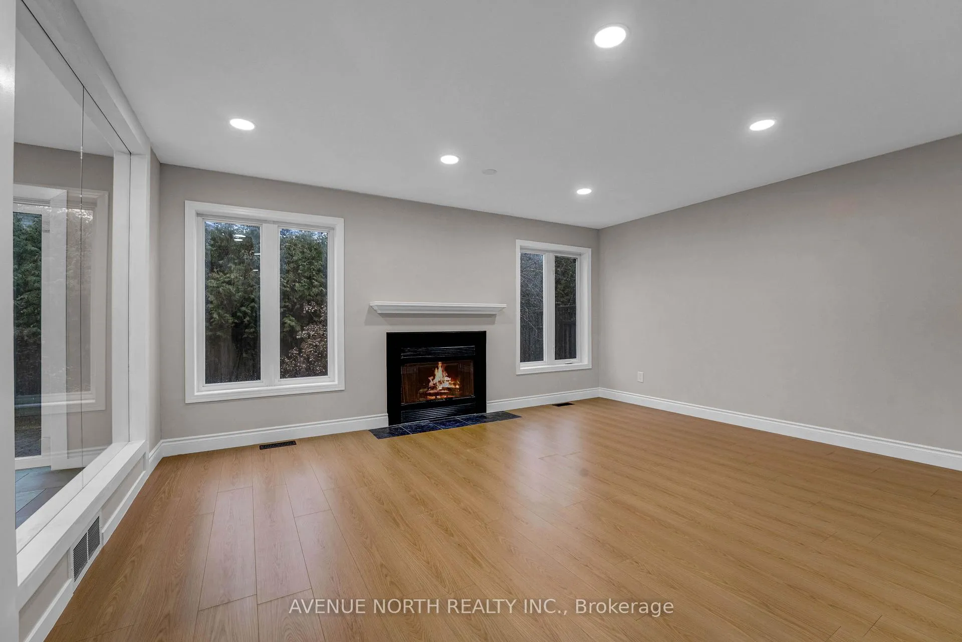 Photo 7 of 945 Cahill Drive W, Ottawa, Hunt Club — HOMEH