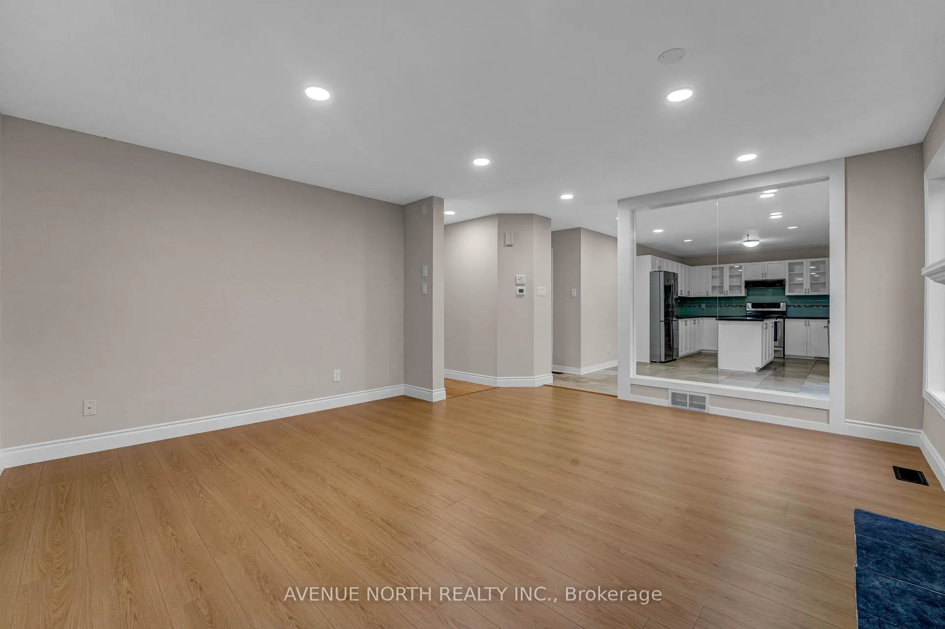 Photo 9 of 945 Cahill Drive W, Ottawa, Hunt Club — HOMEH