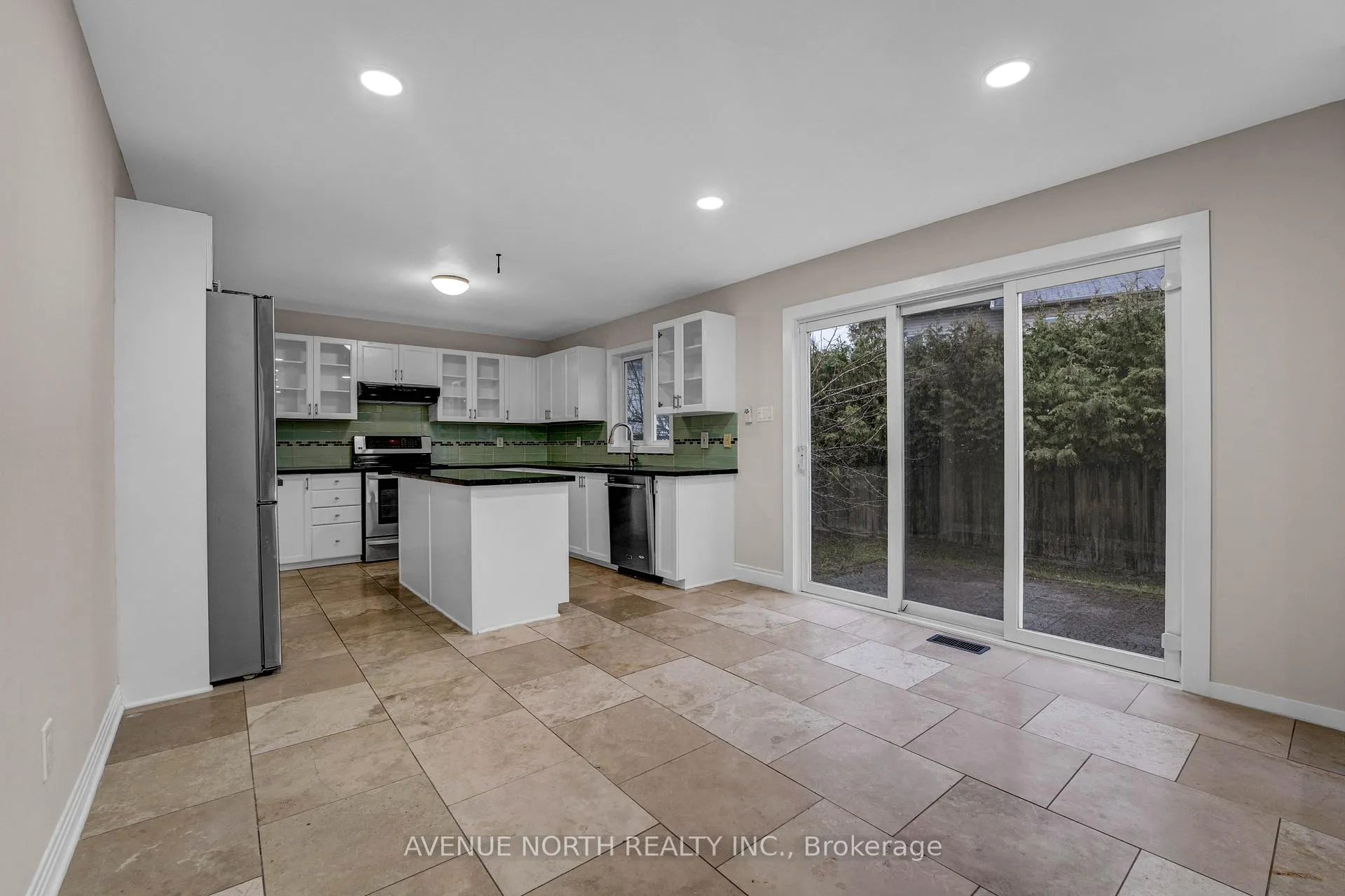 Photo 11 of 945 Cahill Drive W, Ottawa, Hunt Club — HOMEH