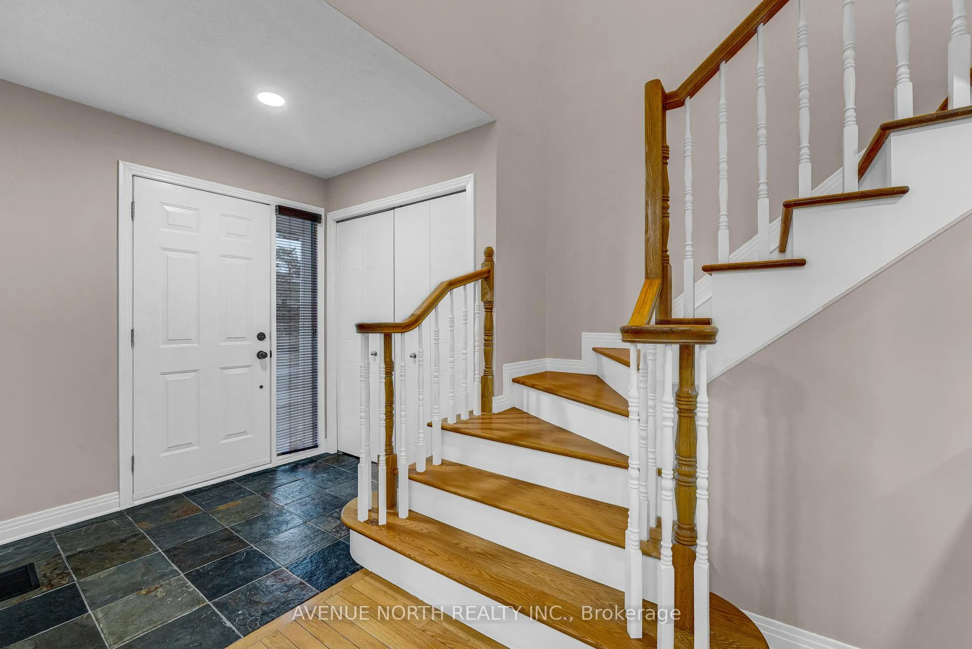 Photo 19 of 945 Cahill Drive W, Ottawa, Hunt Club — HOMEH