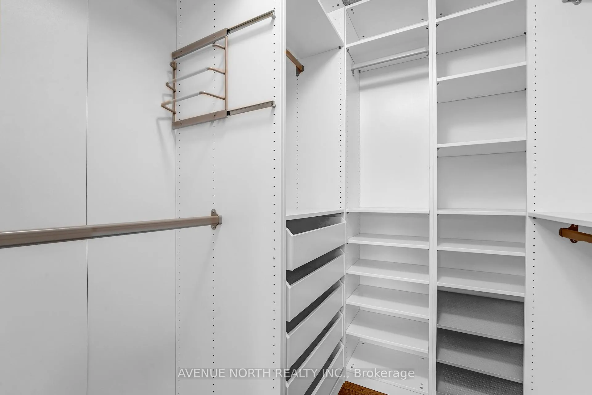 Photo 26 of 945 Cahill Drive W, Ottawa, Hunt Club — HOMEH