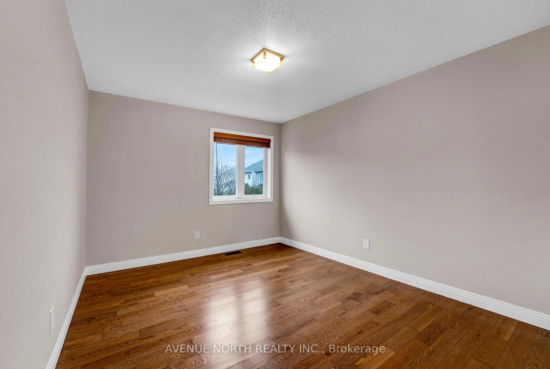 Photo 31 of 945 Cahill Drive W, Ottawa, Hunt Club — HOMEH