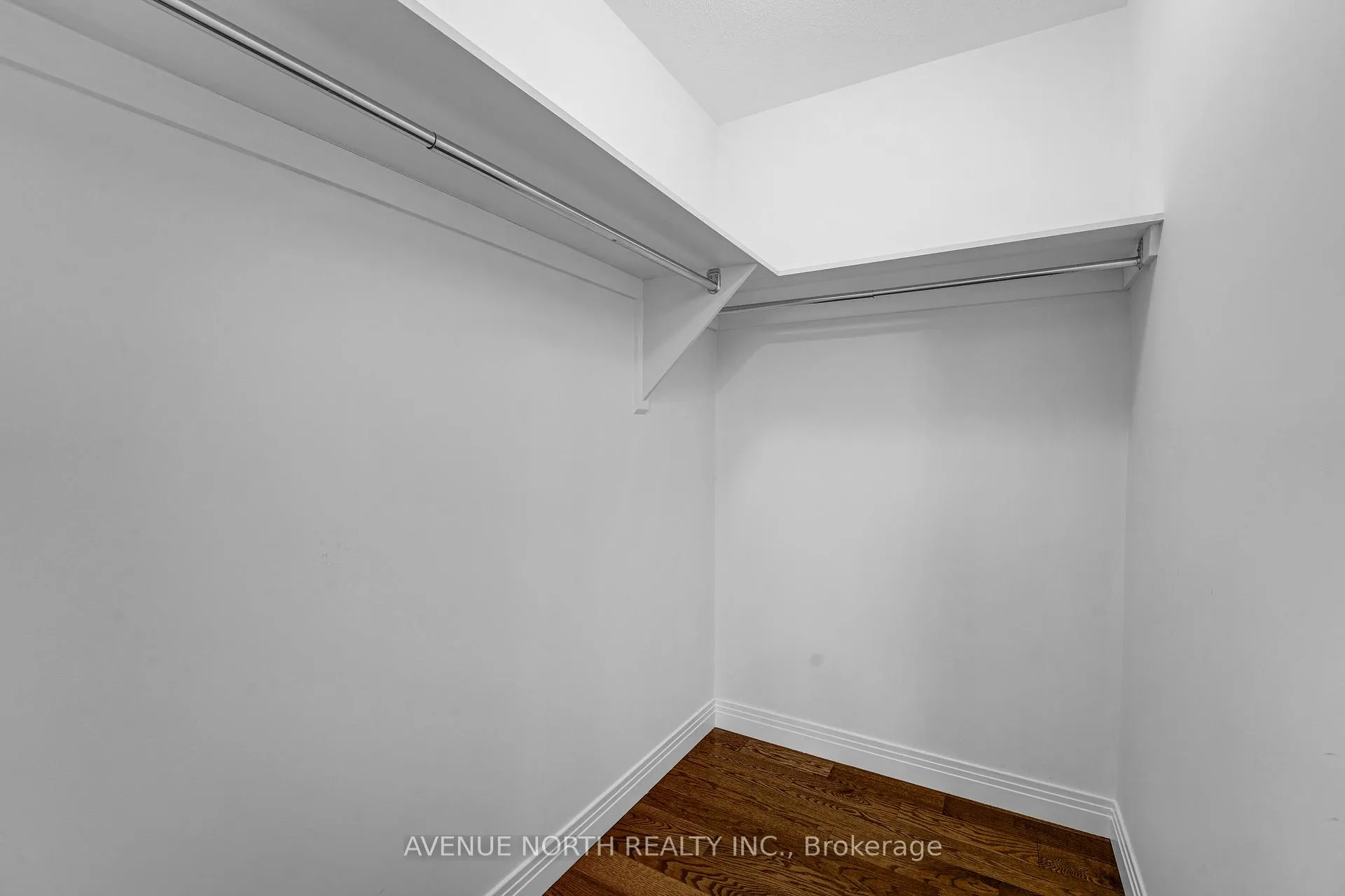 Photo 35 of 945 Cahill Drive W, Ottawa, Hunt Club — HOMEH