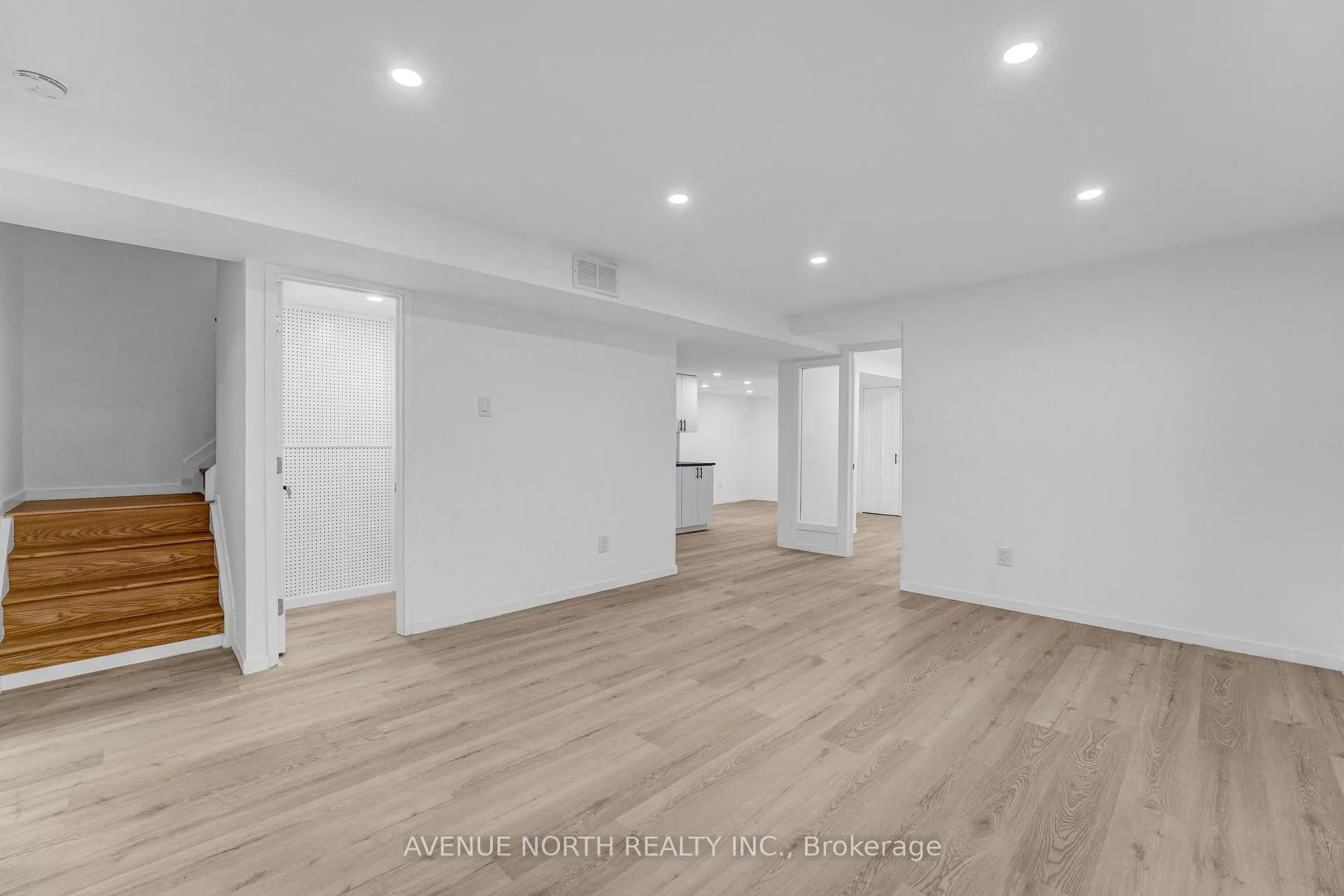 Photo 37 of 945 Cahill Drive W, Ottawa, Hunt Club — HOMEH