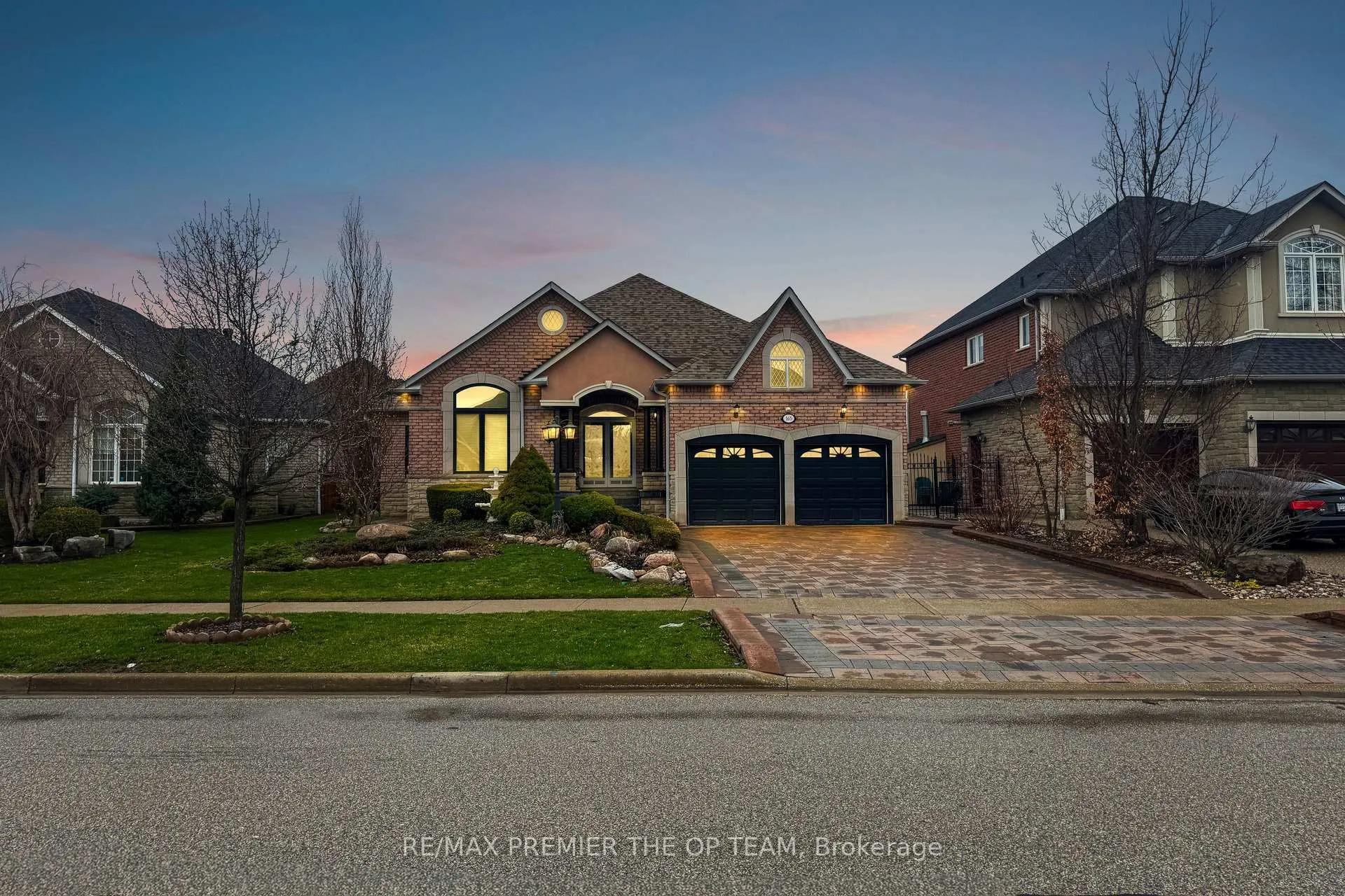 Photo 1 of 165 Novaview Crescent, Vaughan, East Woodbridge — HOMEH