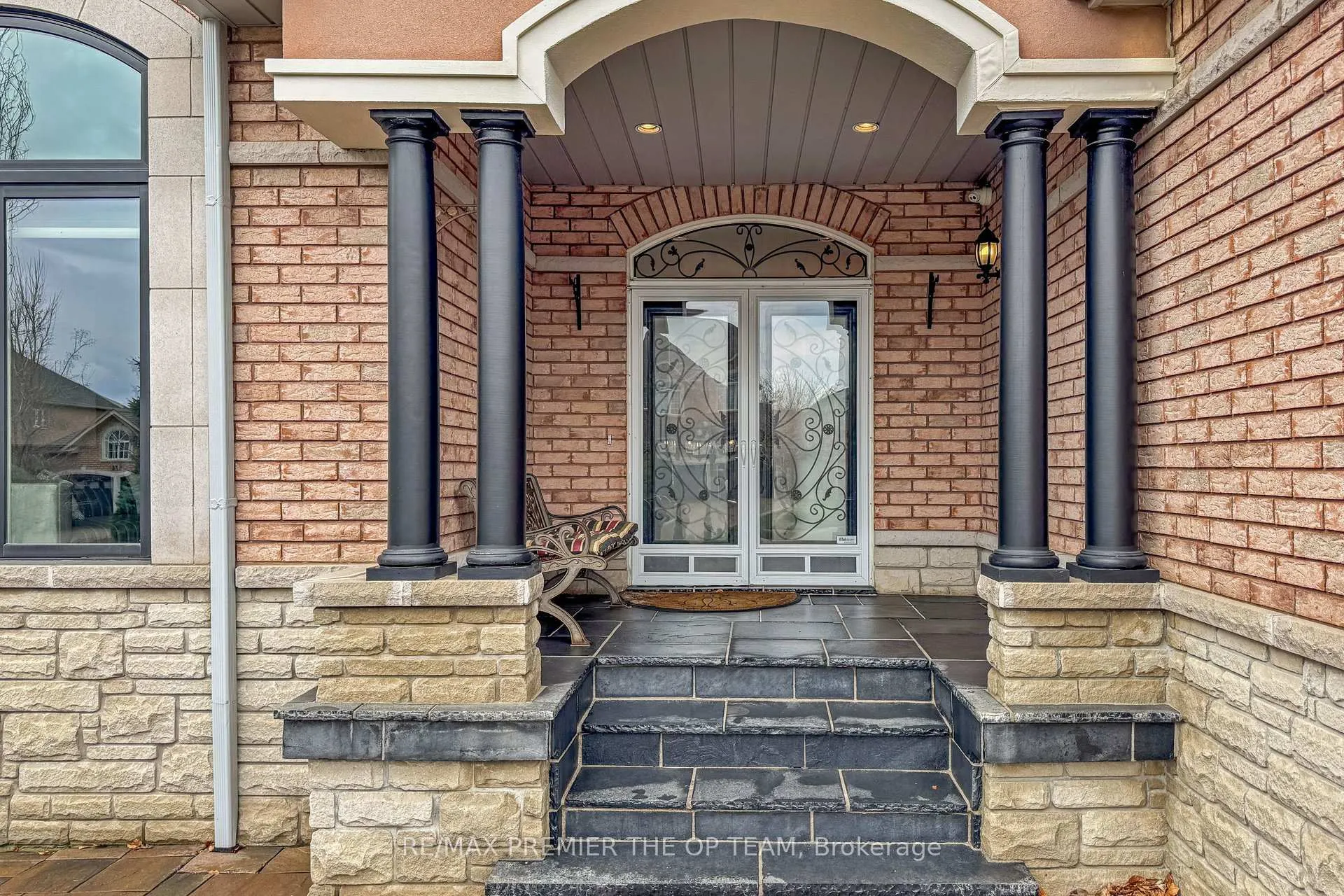 Photo 6 of 165 Novaview Crescent, Vaughan, East Woodbridge — HOMEH