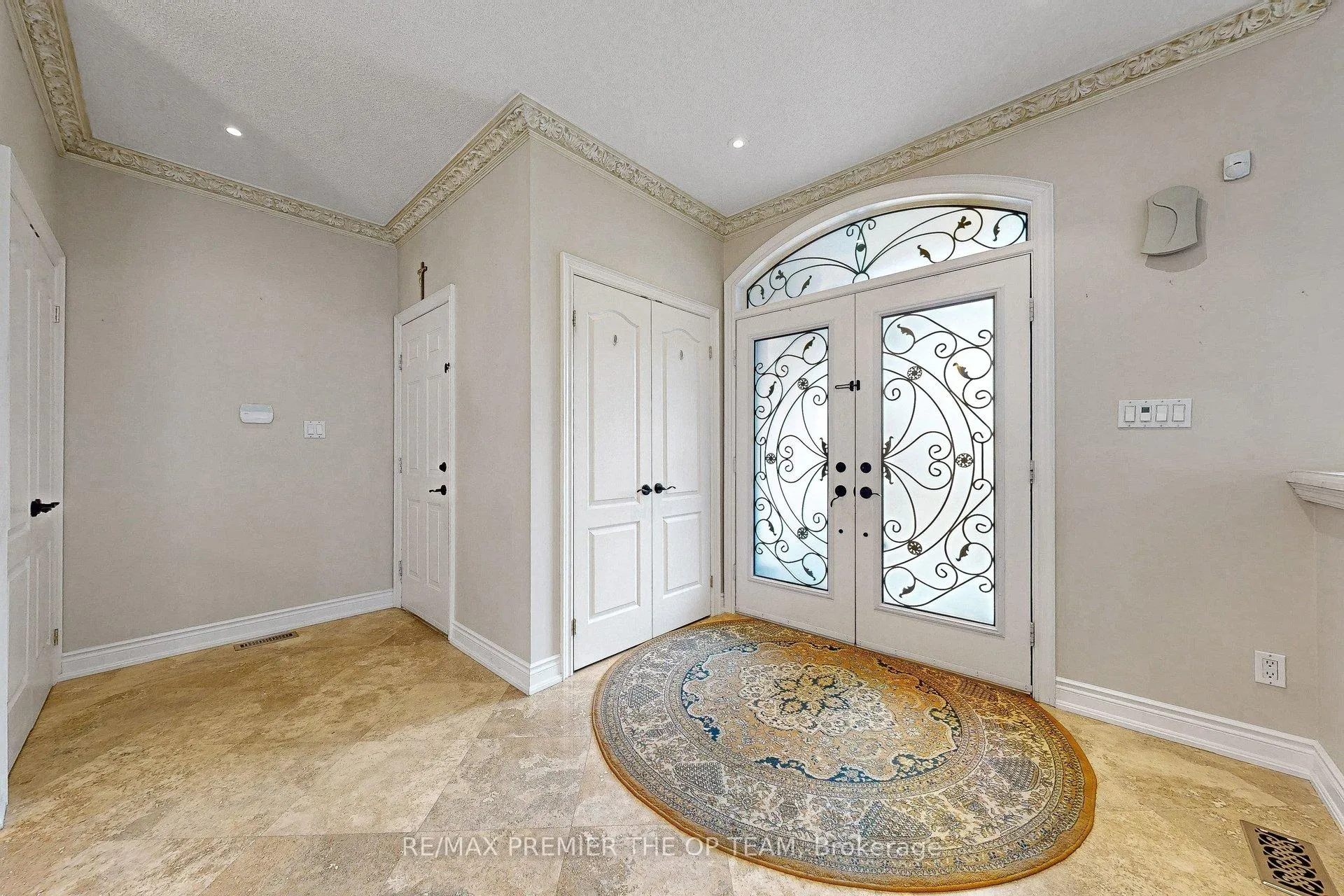 Photo 8 of 165 Novaview Crescent, Vaughan, East Woodbridge — HOMEH