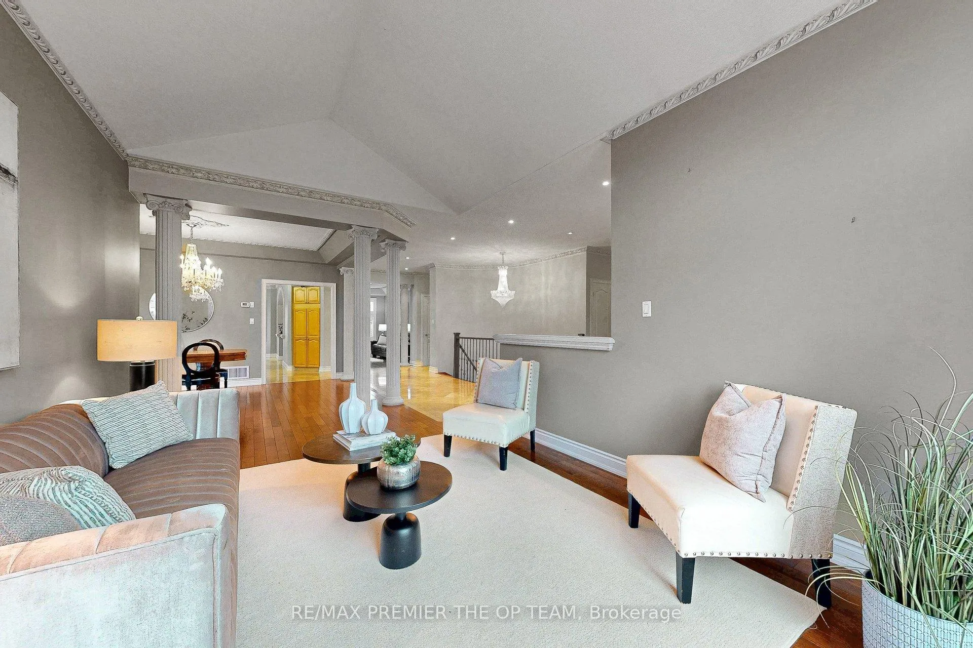 Photo 13 of 165 Novaview Crescent, Vaughan, East Woodbridge — HOMEH
