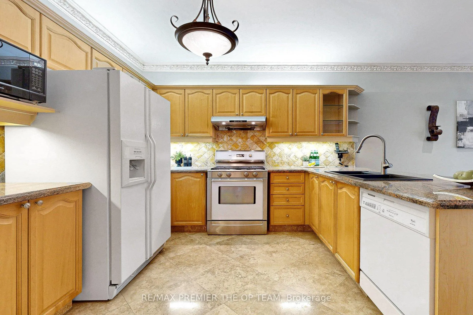 Photo 17 of 165 Novaview Crescent, Vaughan, East Woodbridge — HOMEH