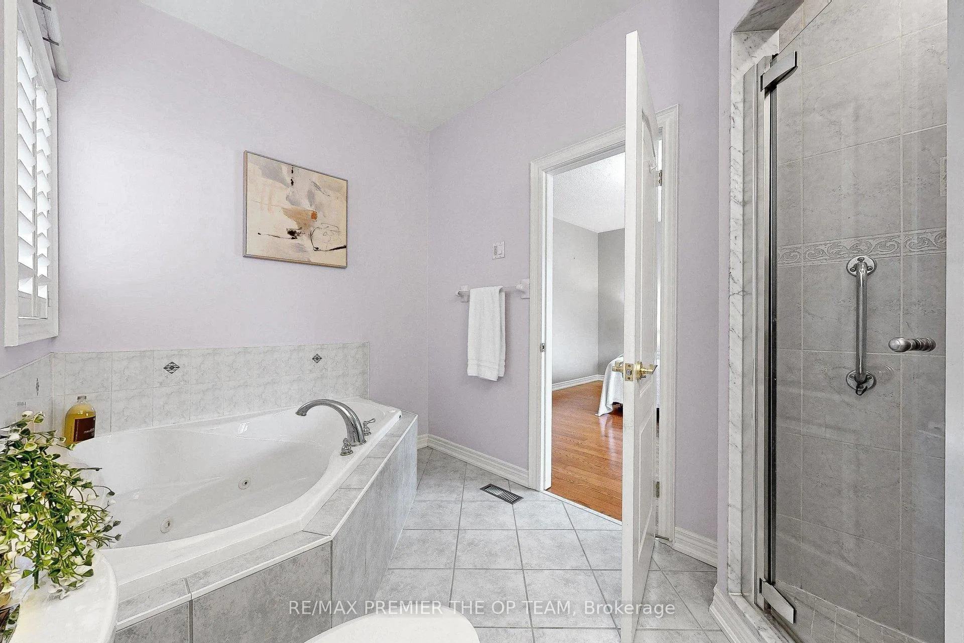 Photo 33 of 165 Novaview Crescent, Vaughan, East Woodbridge — HOMEH