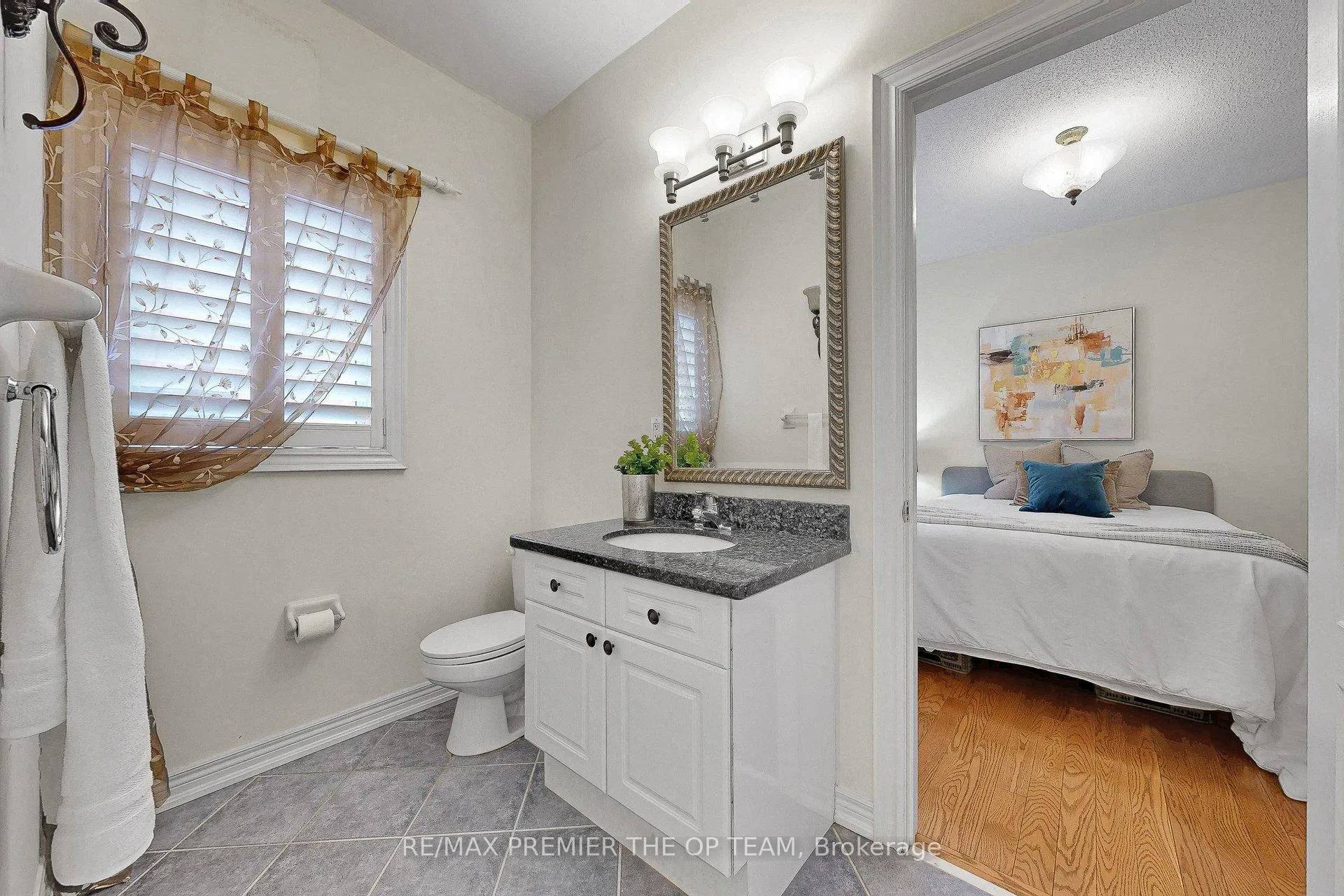Photo 38 of 165 Novaview Crescent, Vaughan, East Woodbridge — HOMEH