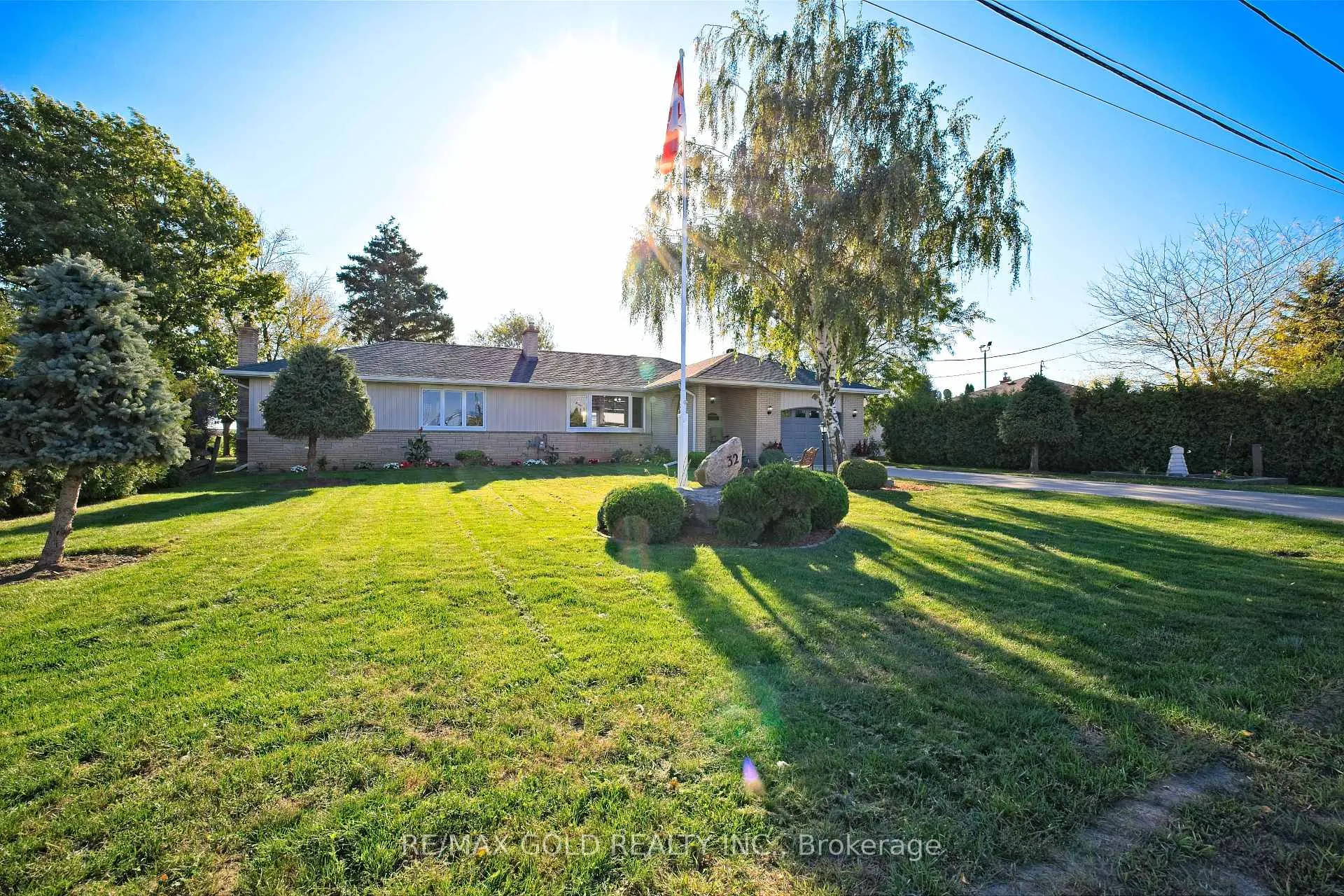 Front of 32 Oriole Avenue