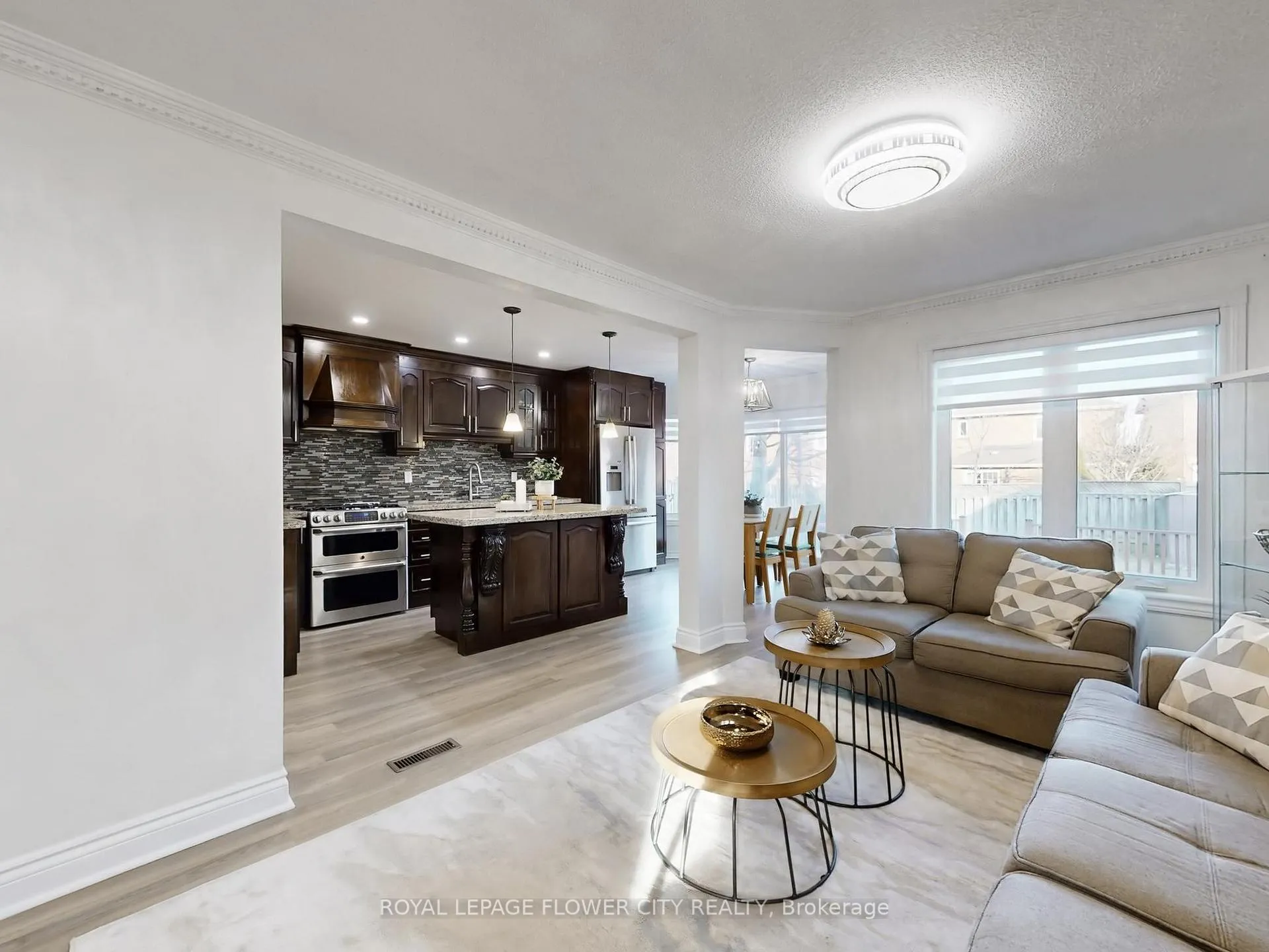 Photo 4 of 29 Glenmore Drive, Whitby, Downtown Whitby — HOMEH
