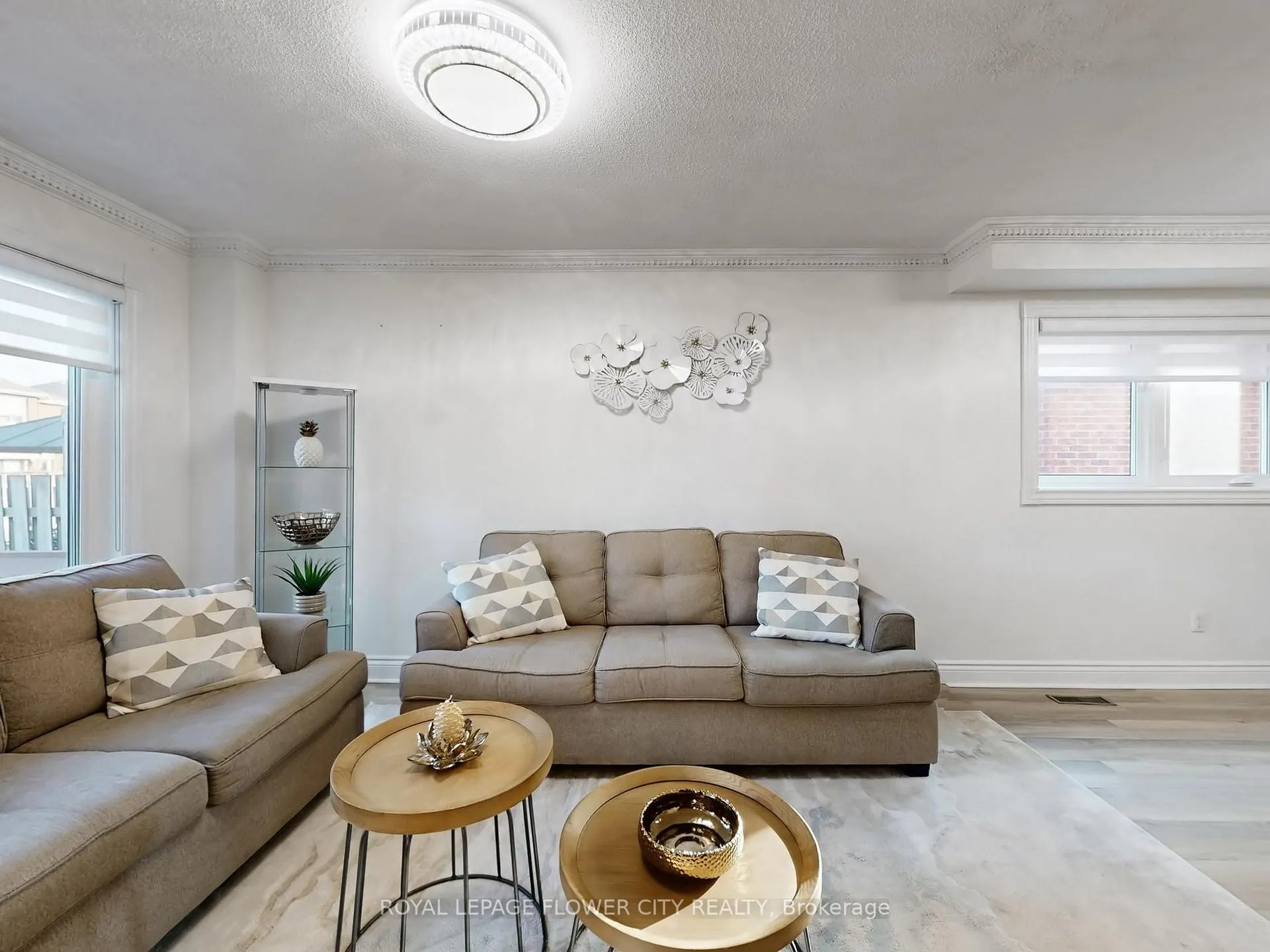 Photo 5 of 29 Glenmore Drive, Whitby, Downtown Whitby — HOMEH