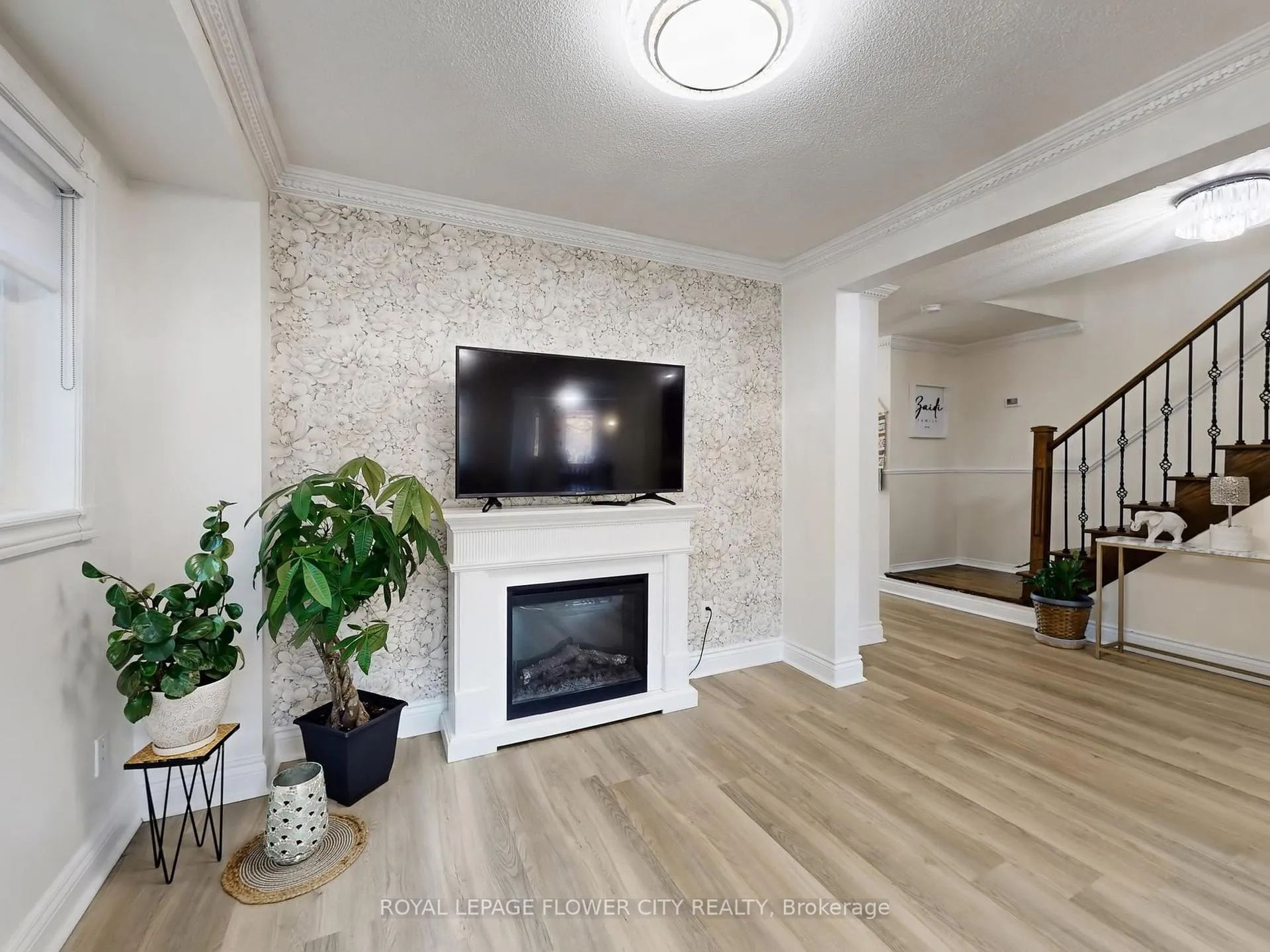 Photo 6 of 29 Glenmore Drive, Whitby, Downtown Whitby — HOMEH