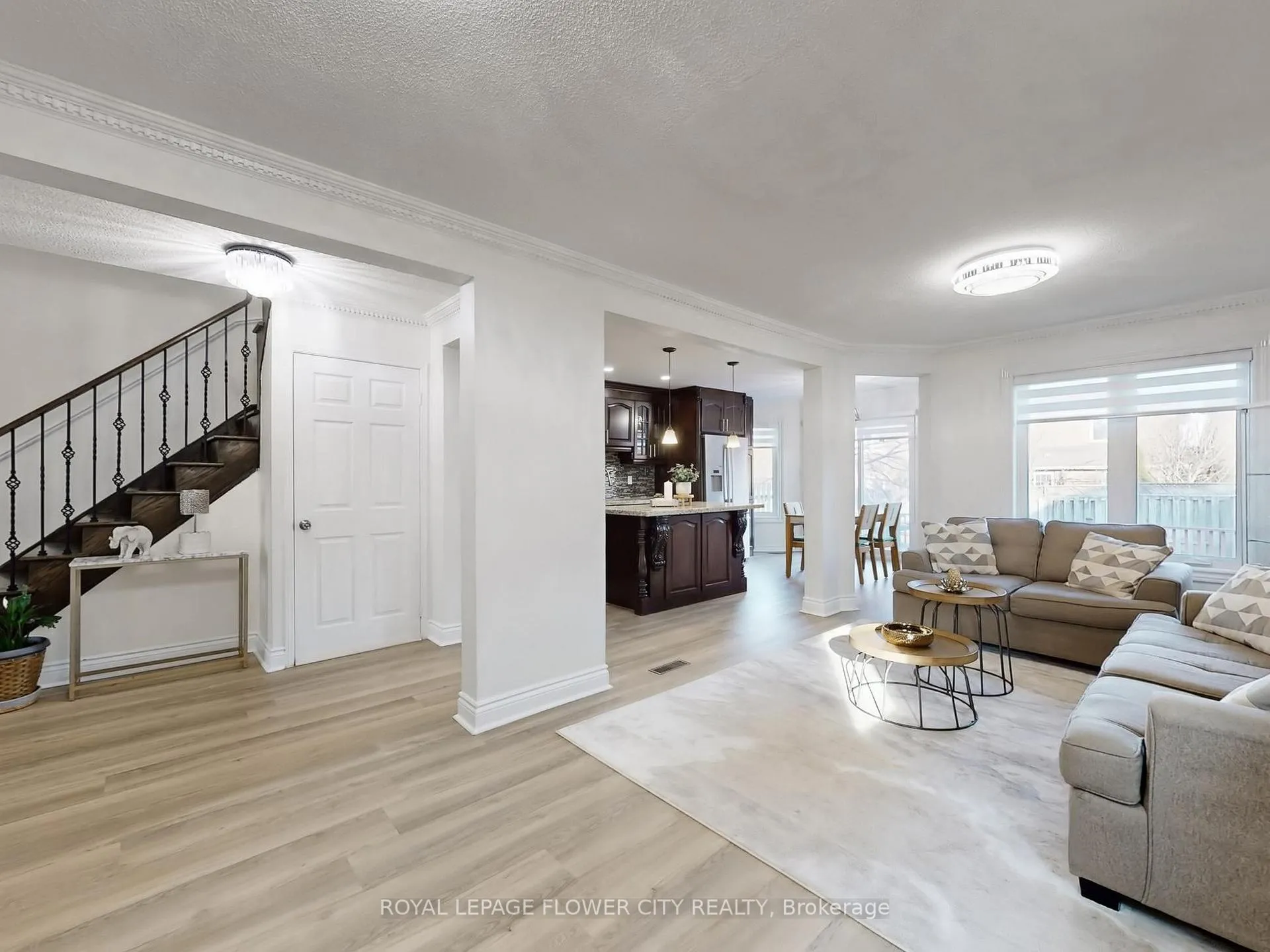 Photo 7 of 29 Glenmore Drive, Whitby, Downtown Whitby — HOMEH