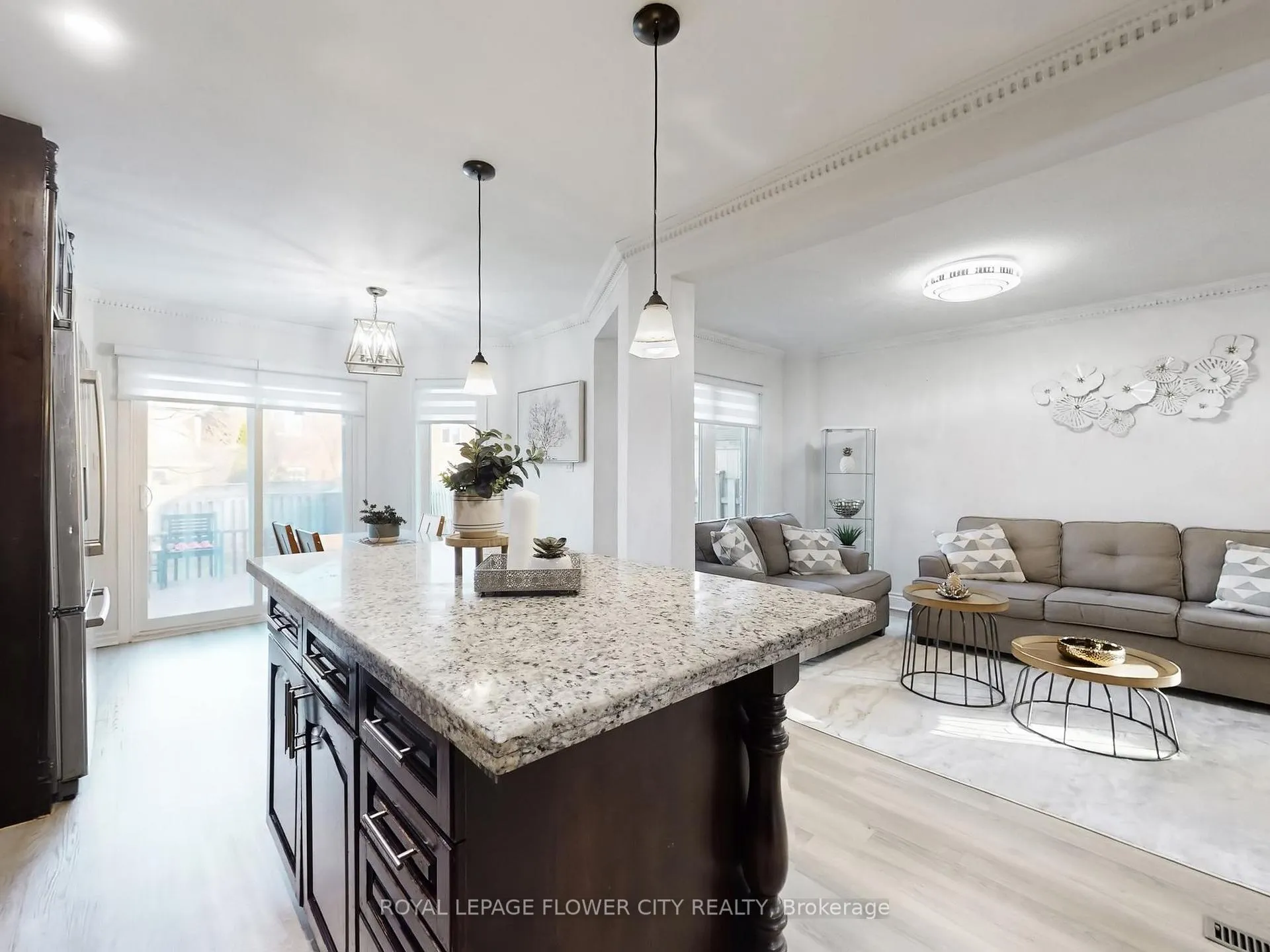 Photo 10 of 29 Glenmore Drive, Whitby, Downtown Whitby — HOMEH