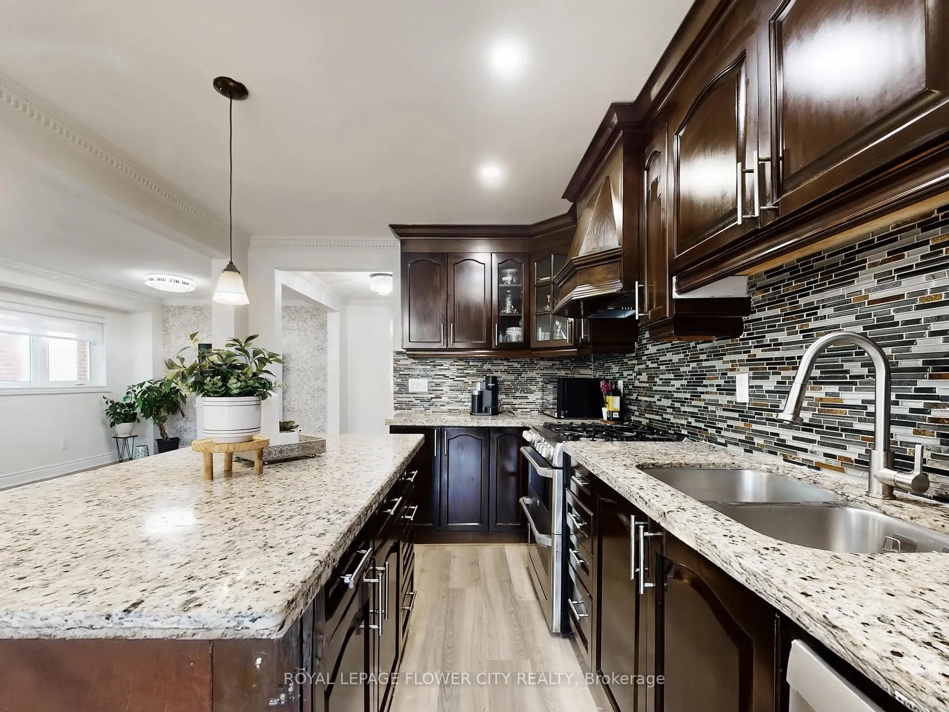 Photo 12 of 29 Glenmore Drive, Whitby, Downtown Whitby — HOMEH