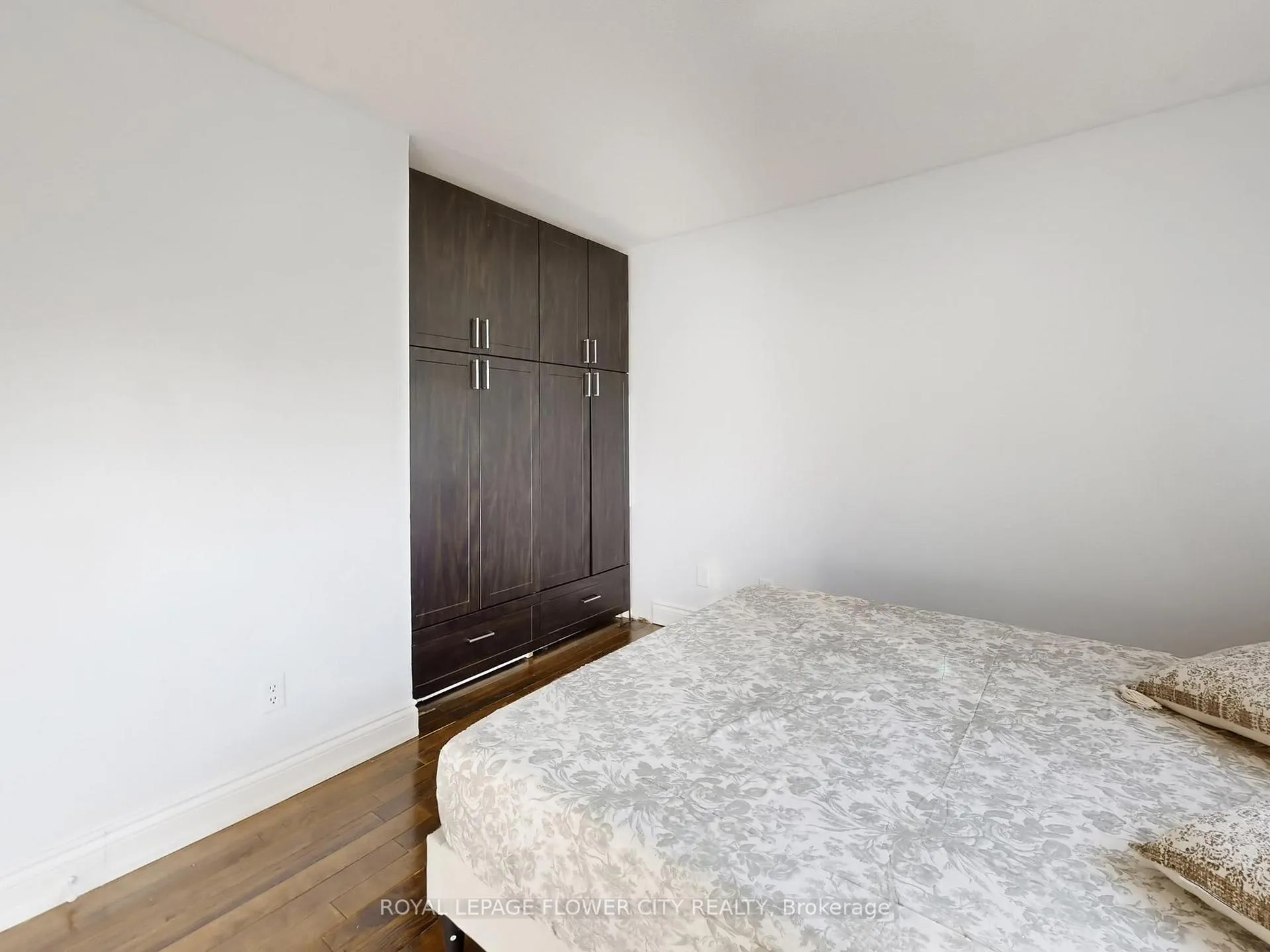 Photo 23 of 29 Glenmore Drive, Whitby, Downtown Whitby — HOMEH