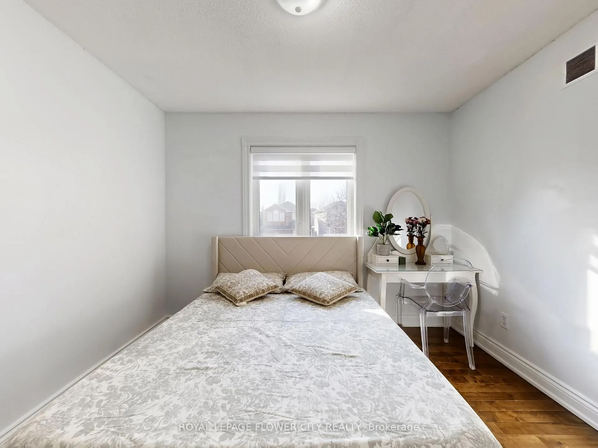 Photo 24 of 29 Glenmore Drive, Whitby, Downtown Whitby — HOMEH