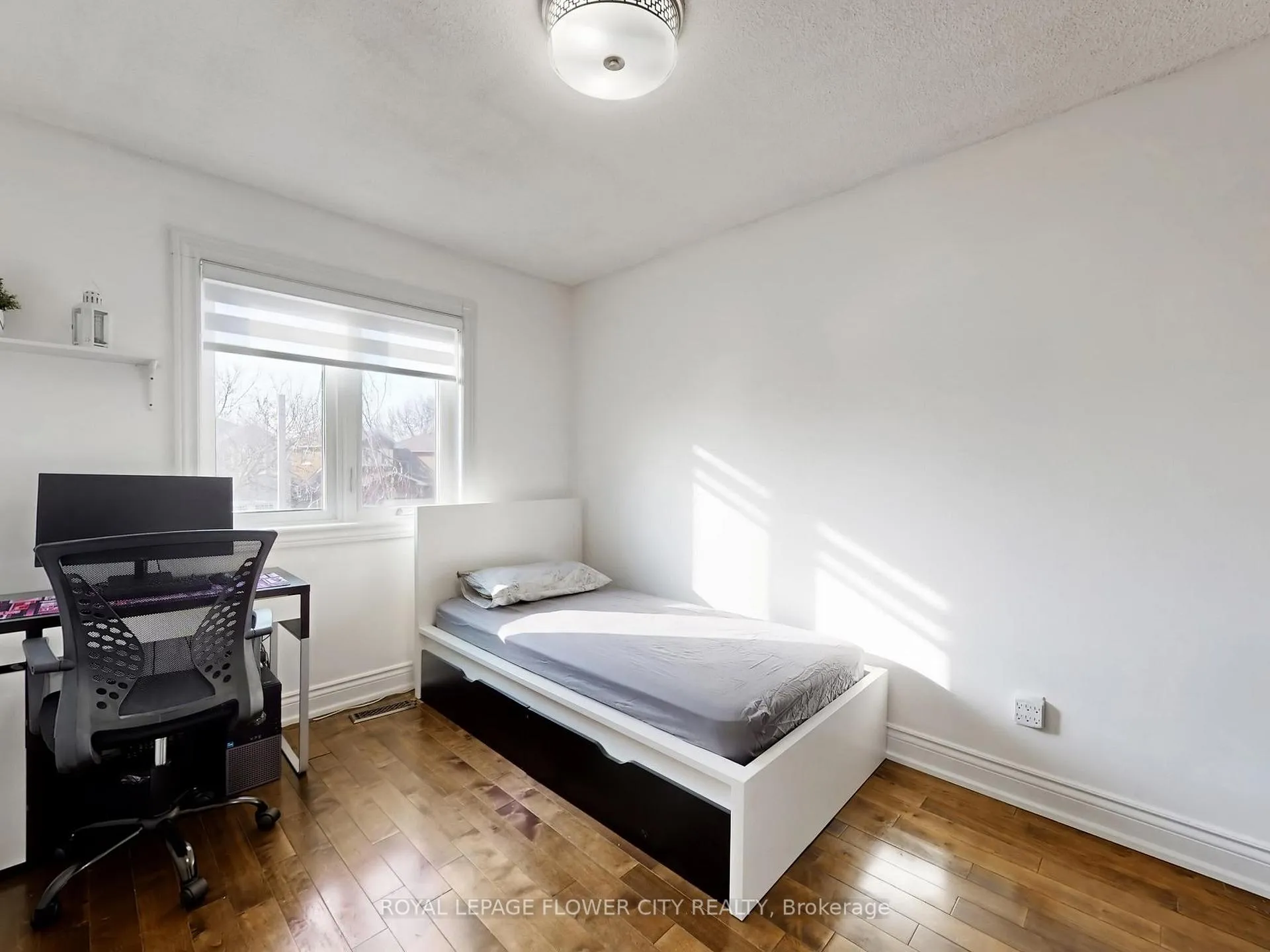 Photo 25 of 29 Glenmore Drive, Whitby, Downtown Whitby — HOMEH