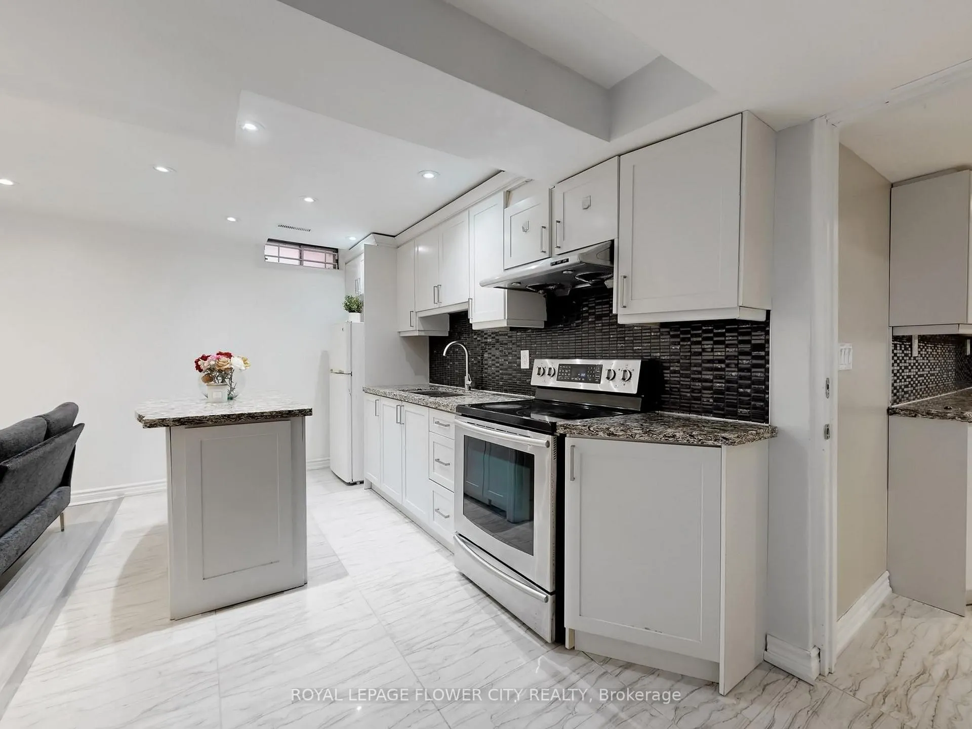 Photo 35 of 29 Glenmore Drive, Whitby, Downtown Whitby — HOMEH