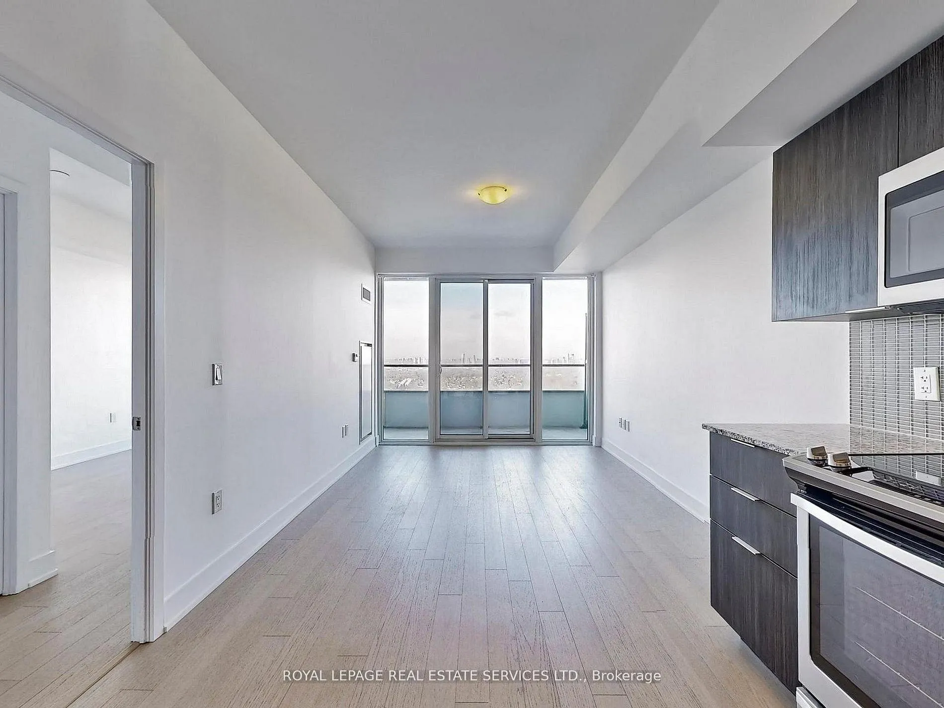 Photo 3 of Unit 4620, 30 Shore Breeze Drive, Etobicoke, Mimico — HOMEH
