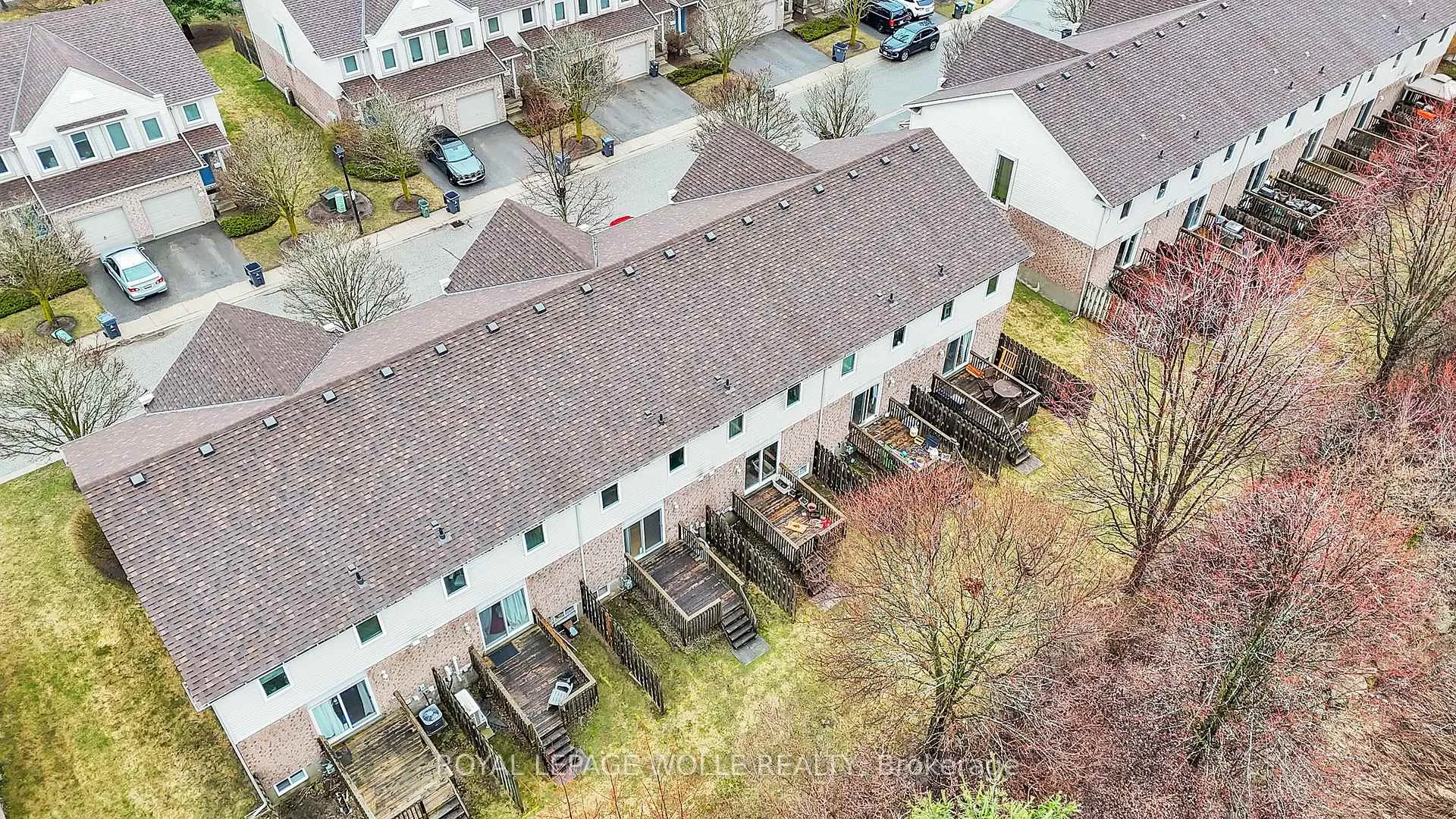 Photo 4 of 26 Roehampton Crescent, Guelph, Pineridge/Westminster Woods — HOMEH