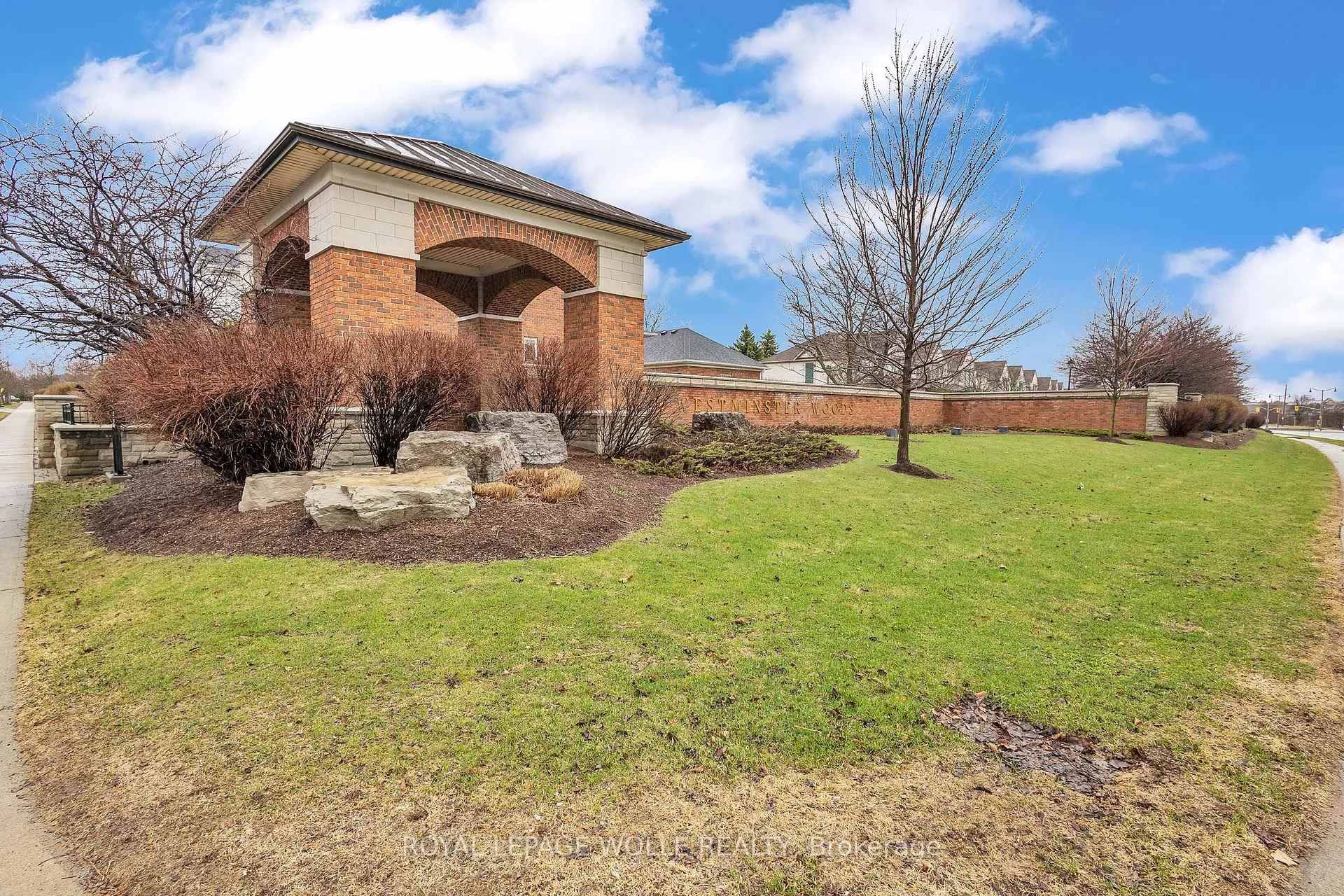 Photo 5 of 26 Roehampton Crescent, Guelph, Pineridge/Westminster Woods — HOMEH