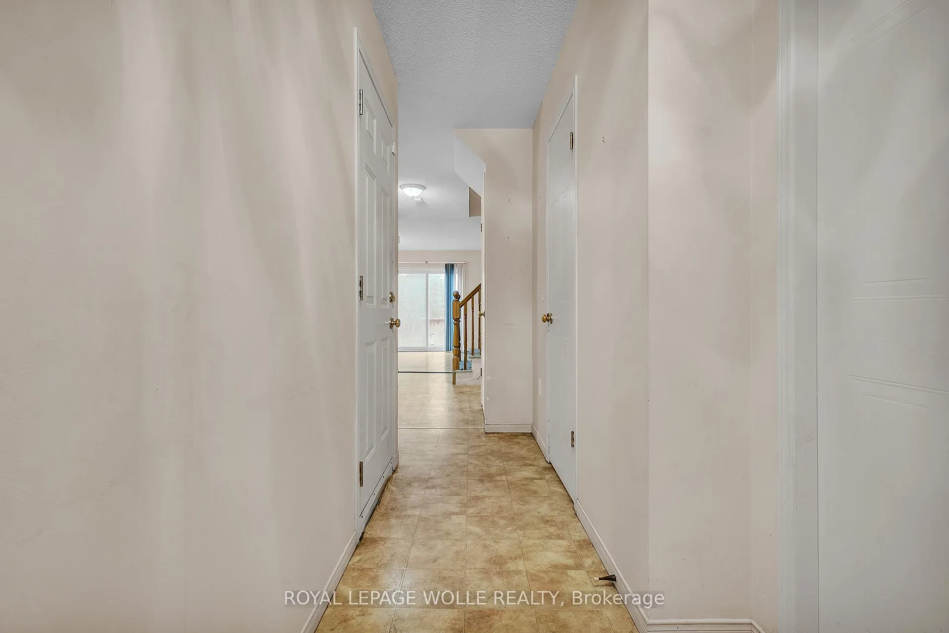 Photo 10 of 26 Roehampton Crescent, Guelph, Pineridge/Westminster Woods — HOMEH