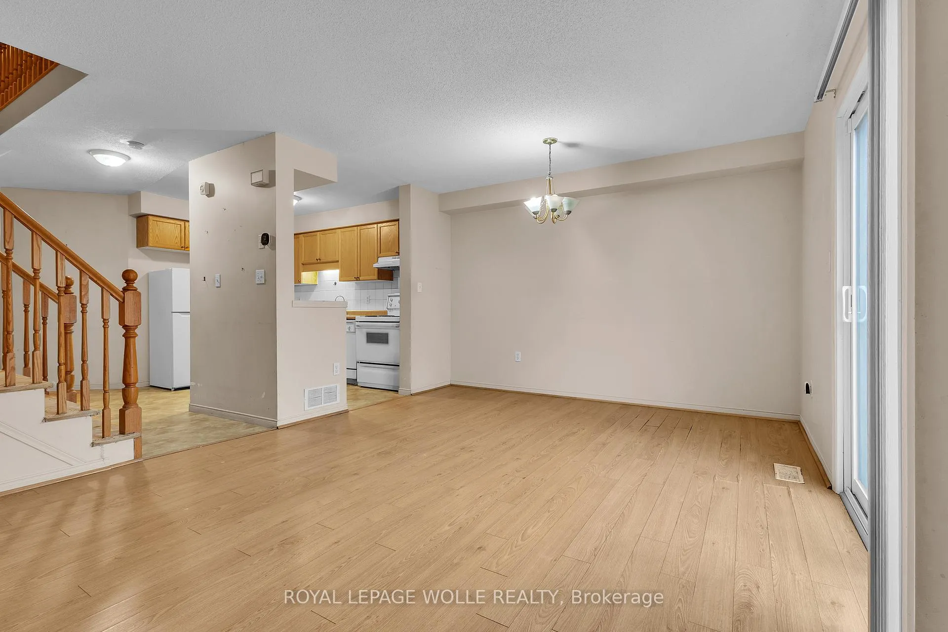 Photo 16 of 26 Roehampton Crescent, Guelph, Pineridge/Westminster Woods — HOMEH