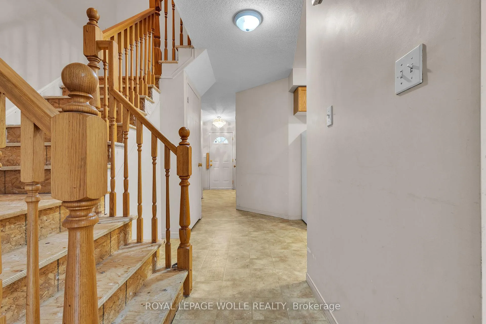 Photo 20 of 26 Roehampton Crescent, Guelph, Pineridge/Westminster Woods — HOMEH