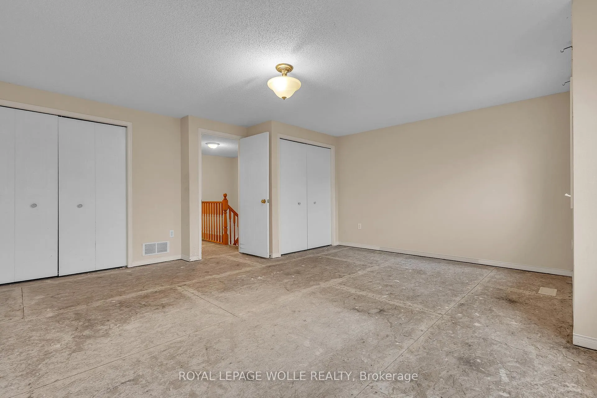 Photo 23 of 26 Roehampton Crescent, Guelph, Pineridge/Westminster Woods — HOMEH