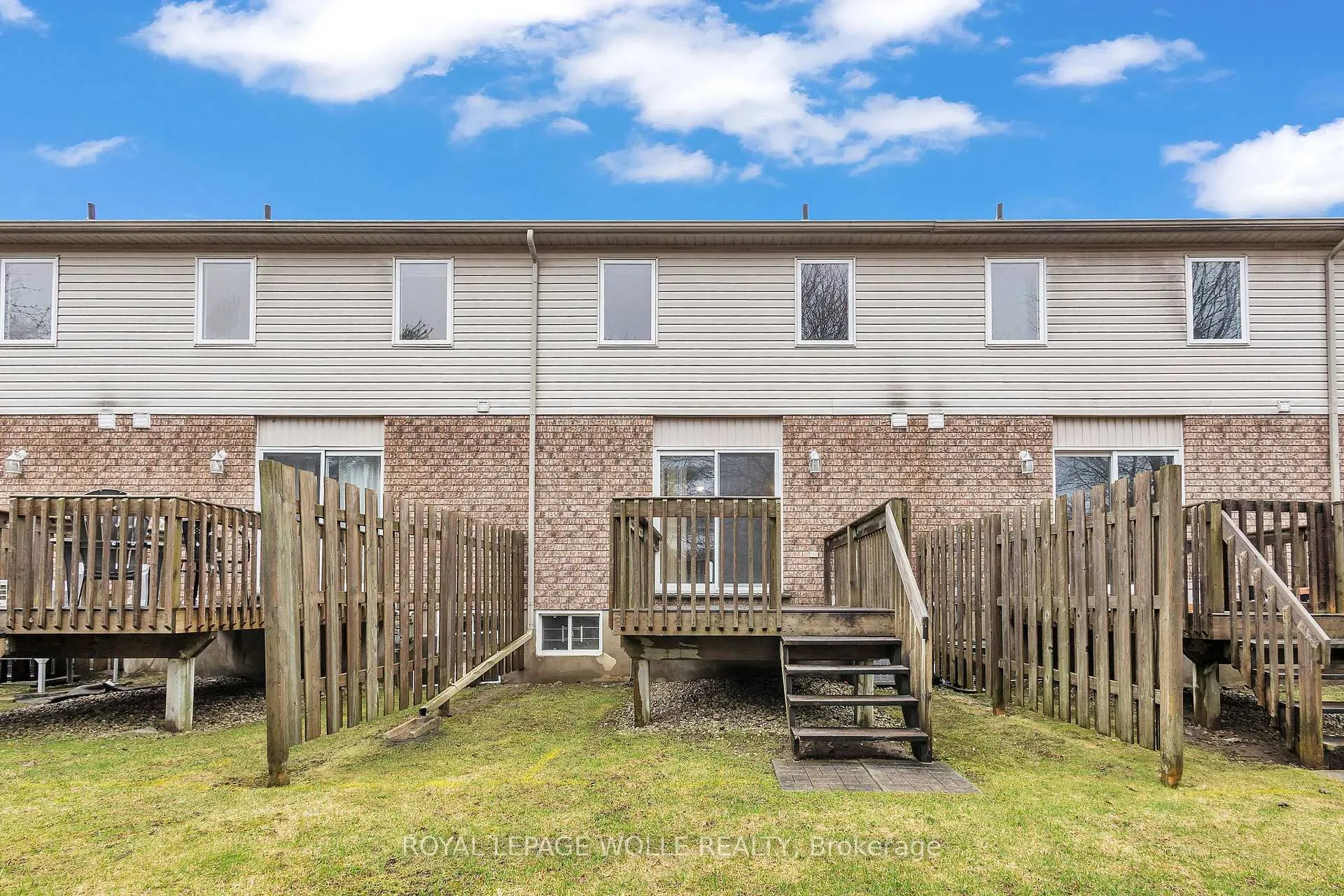 Photo 35 of 26 Roehampton Crescent, Guelph, Pineridge/Westminster Woods — HOMEH