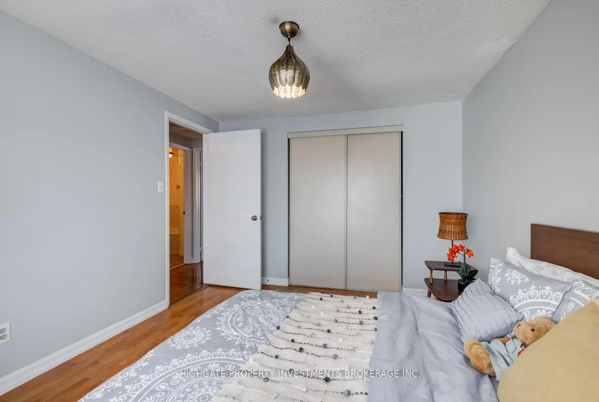 Photo 15 of 913 Dyer Court, Oshawa, Pinecrest — HOMEH