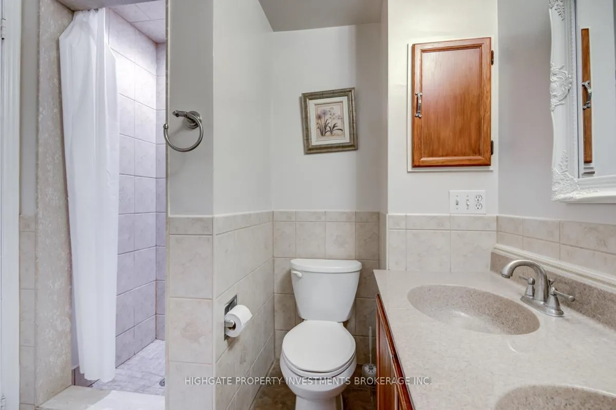 Photo 17 of 913 Dyer Court, Oshawa, Pinecrest — HOMEH