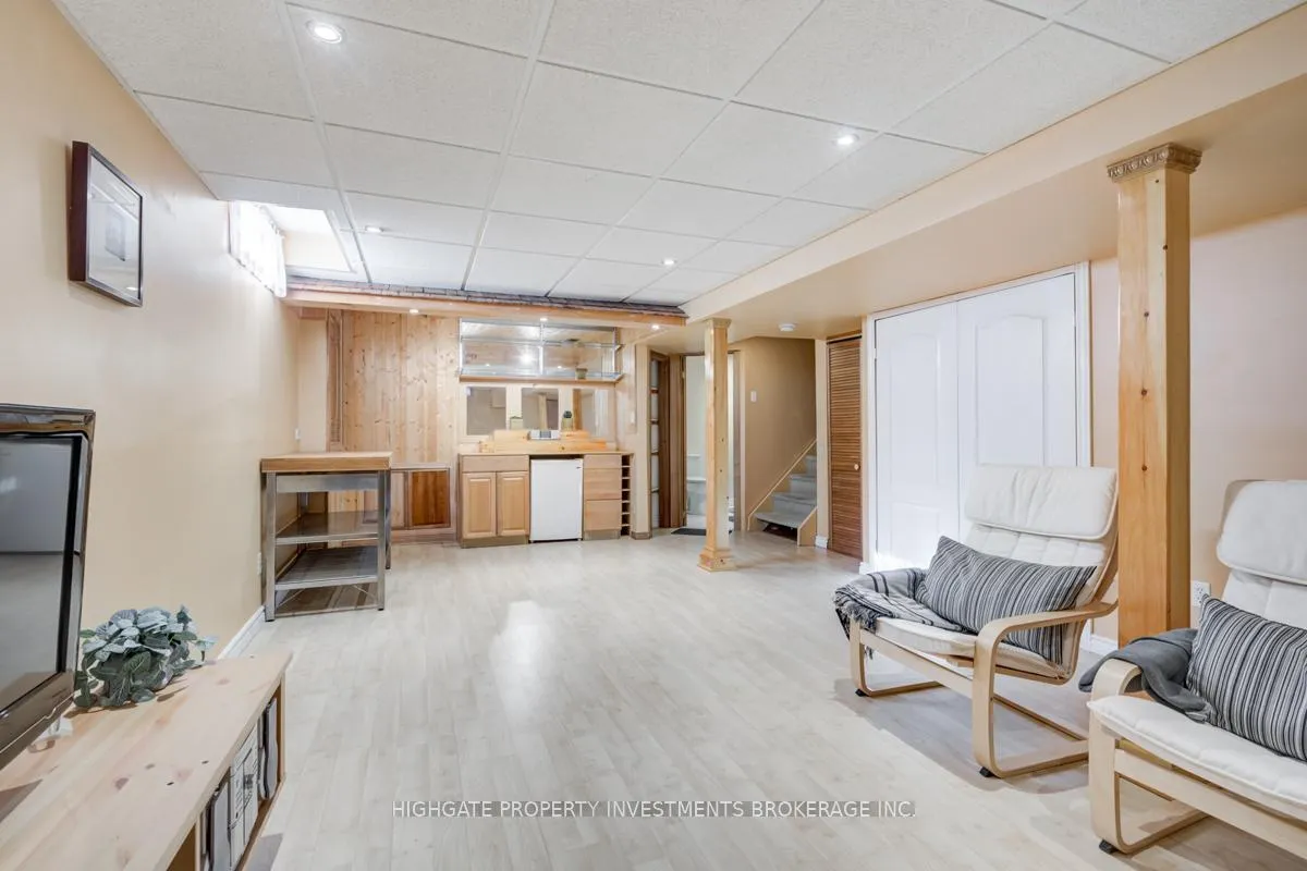 Photo 21 of 913 Dyer Court, Oshawa, Pinecrest — HOMEH