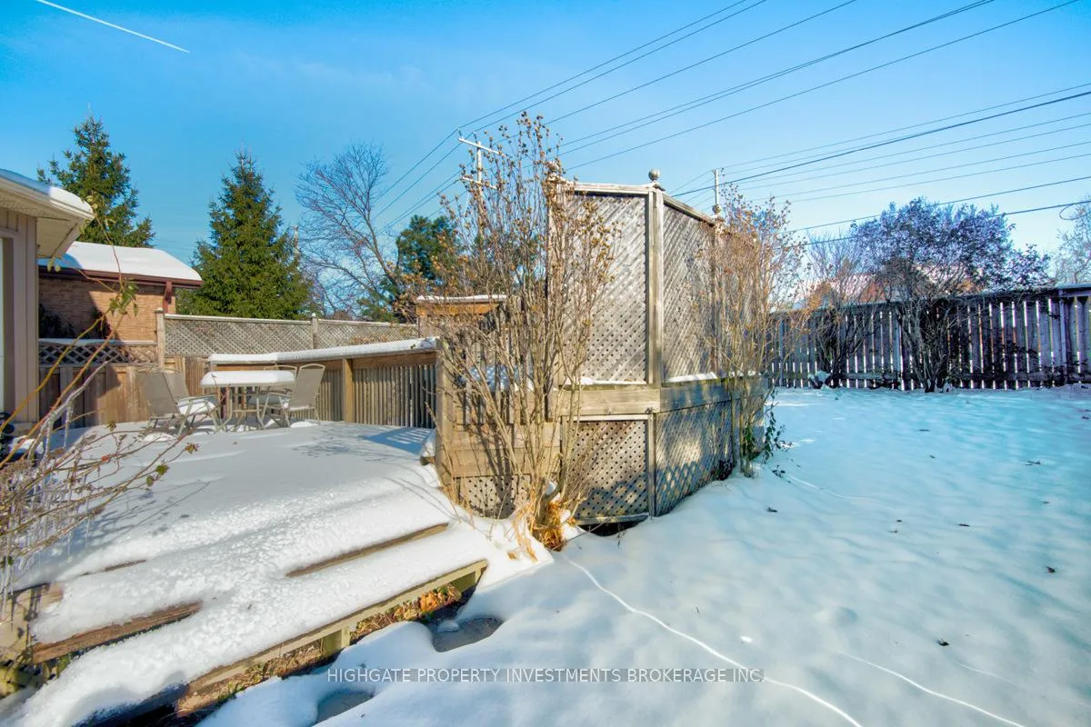Photo 24 of 913 Dyer Court, Oshawa, Pinecrest — HOMEH