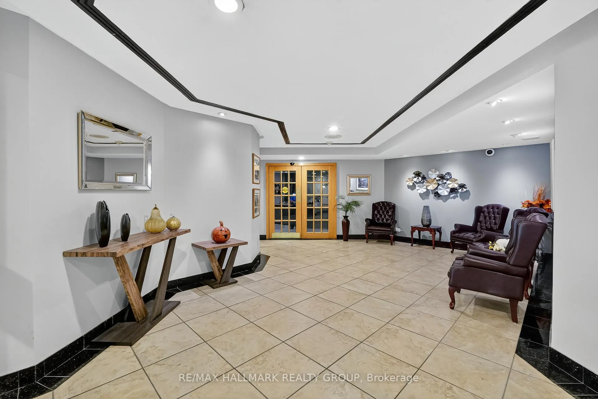 Photo 4 of 80 Sandcastle Drive, Ottawa, Leslie Park — HOMEH